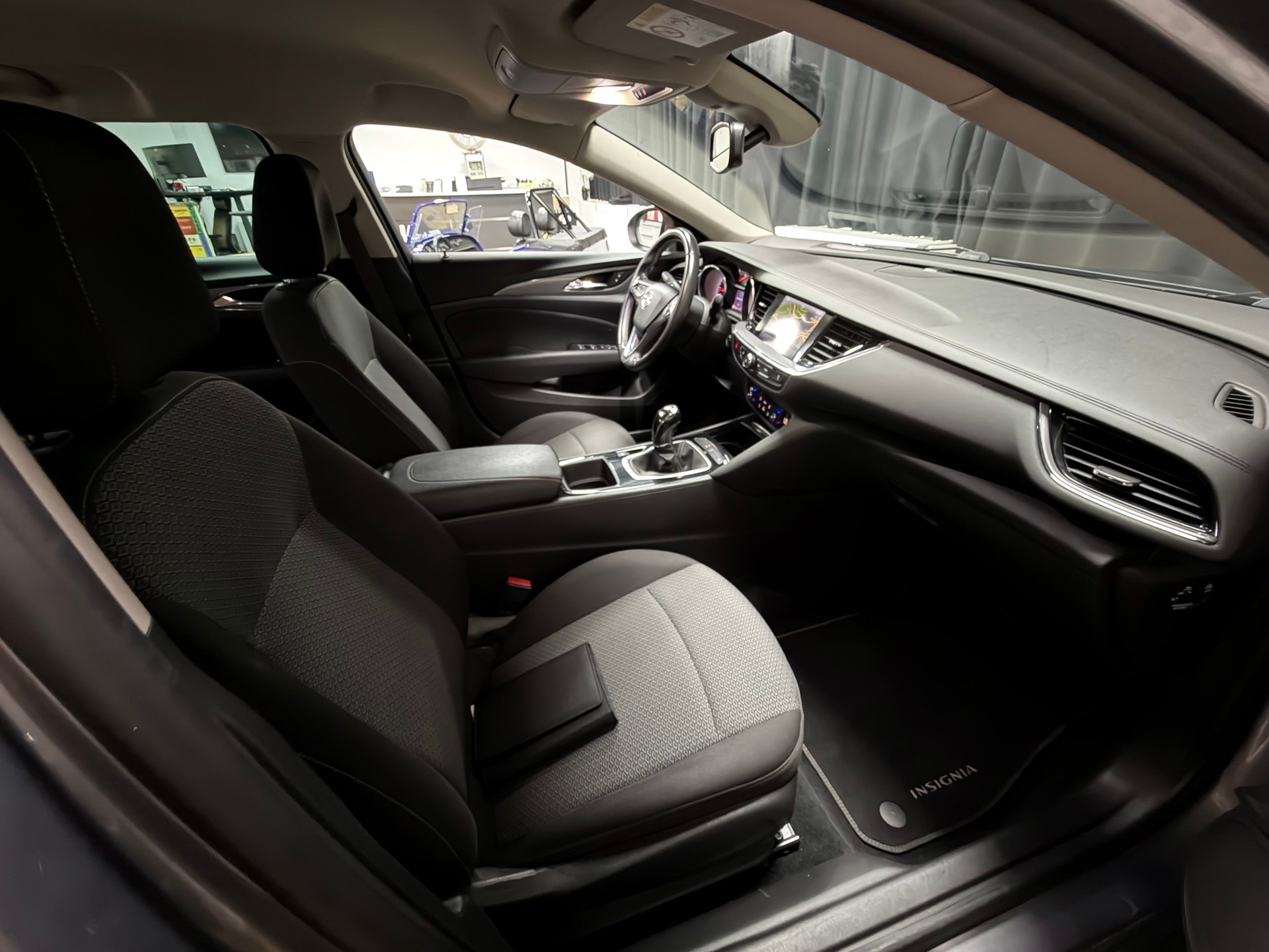 OPEL Insignia 1.5 T Sports Tourer Edition-image-23