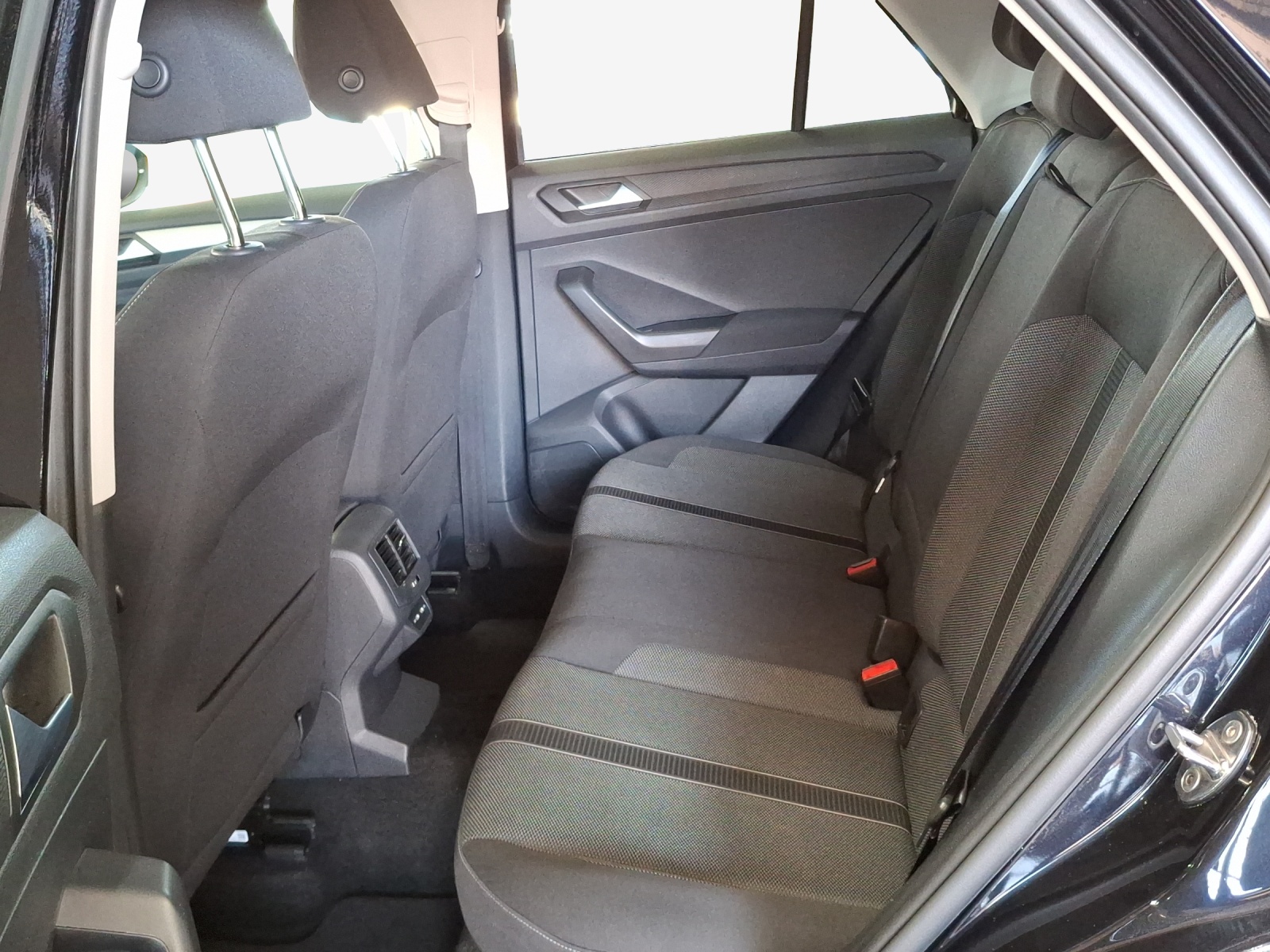 VW T-Roc 1.5 TSI EVO Life-image-11