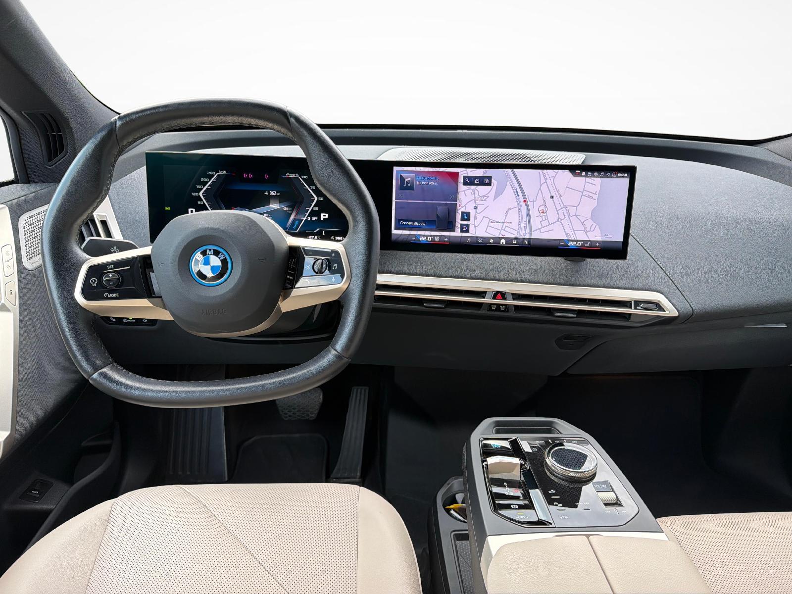 BMW iX M60-image-15