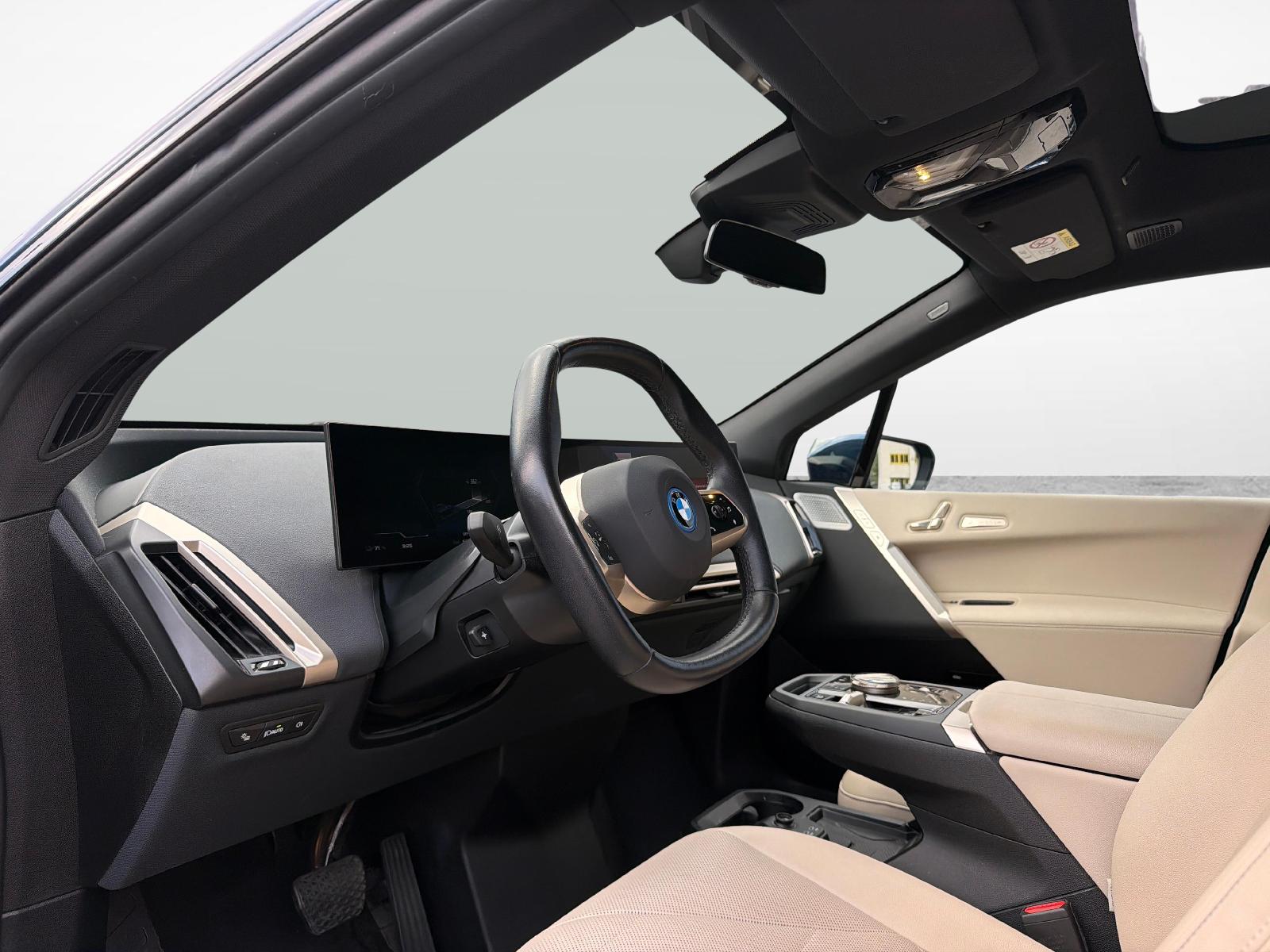 BMW iX M60-image-14