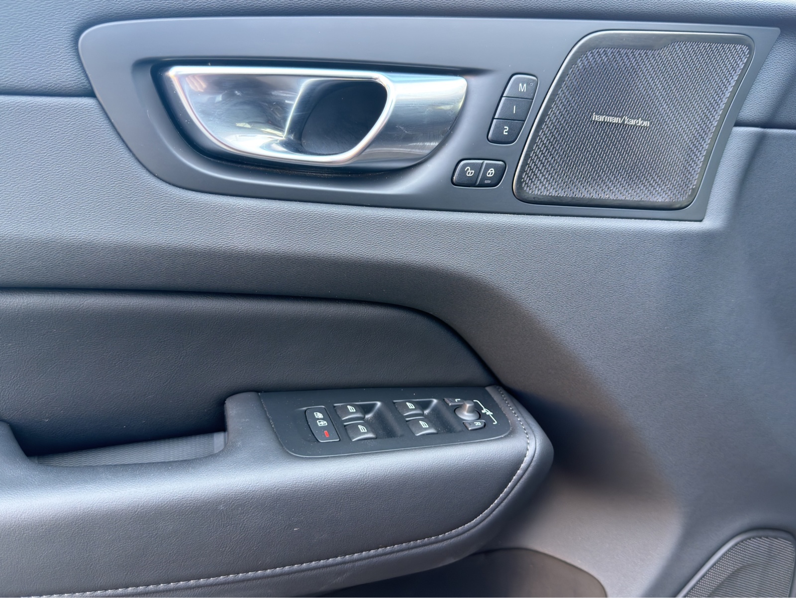 Image VOLVO XC60 XC60 2.0 T6 TE Ultra Dark eAWD