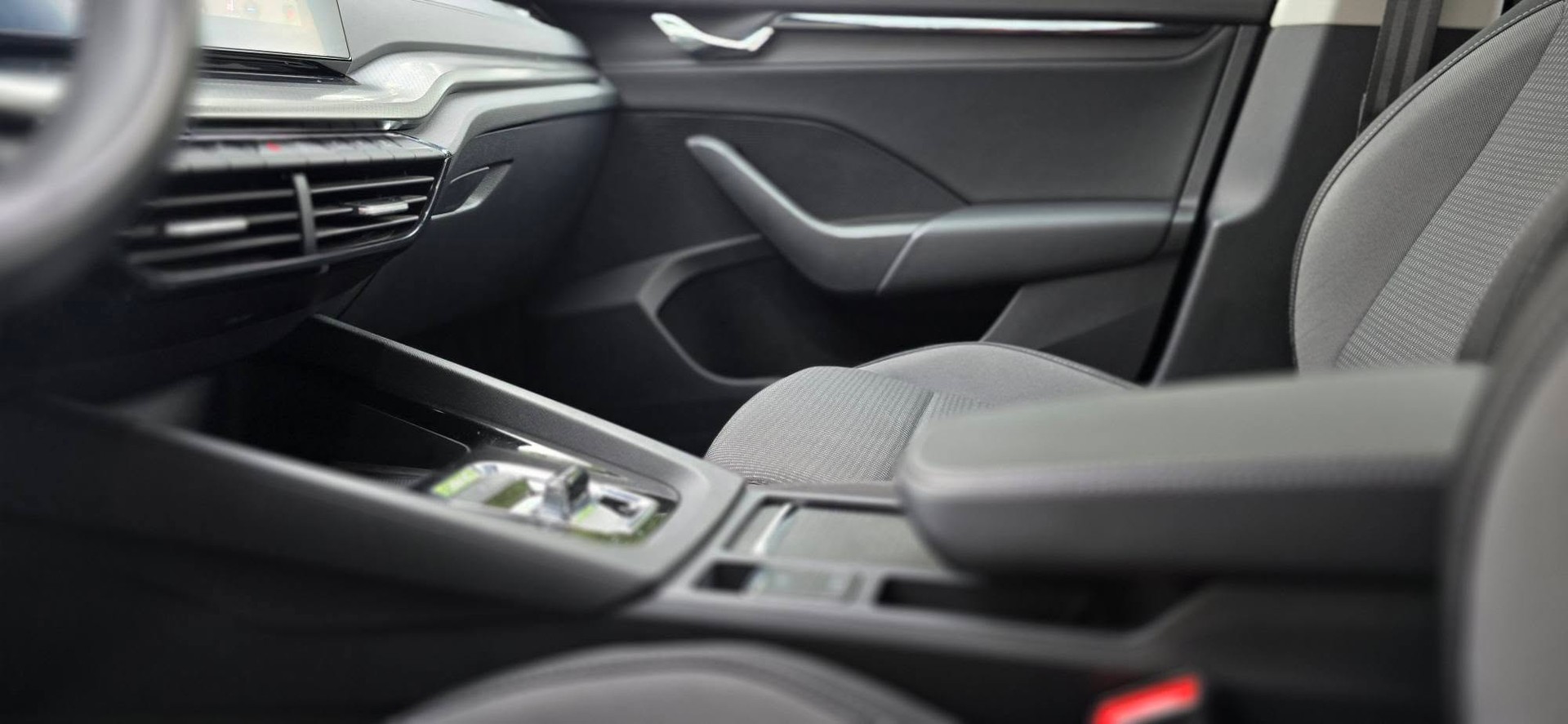 SKODA Octavia Combi 2.0 TDI DSG Ambition 4x4-image-19