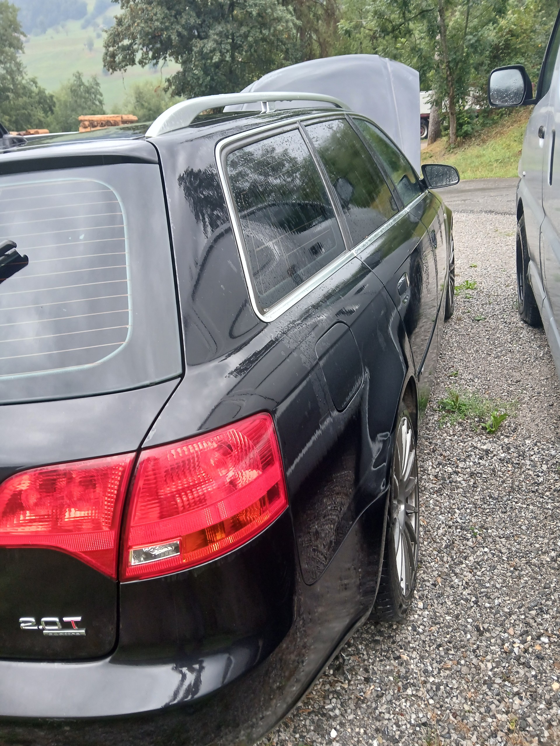 AUDI A4 Avant 2.0 Turbo FSI quattro-image-1
