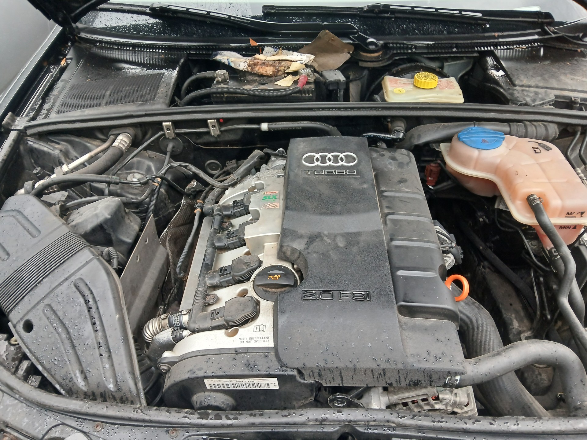 AUDI A4 Avant 2.0 Turbo FSI quattro-image-6