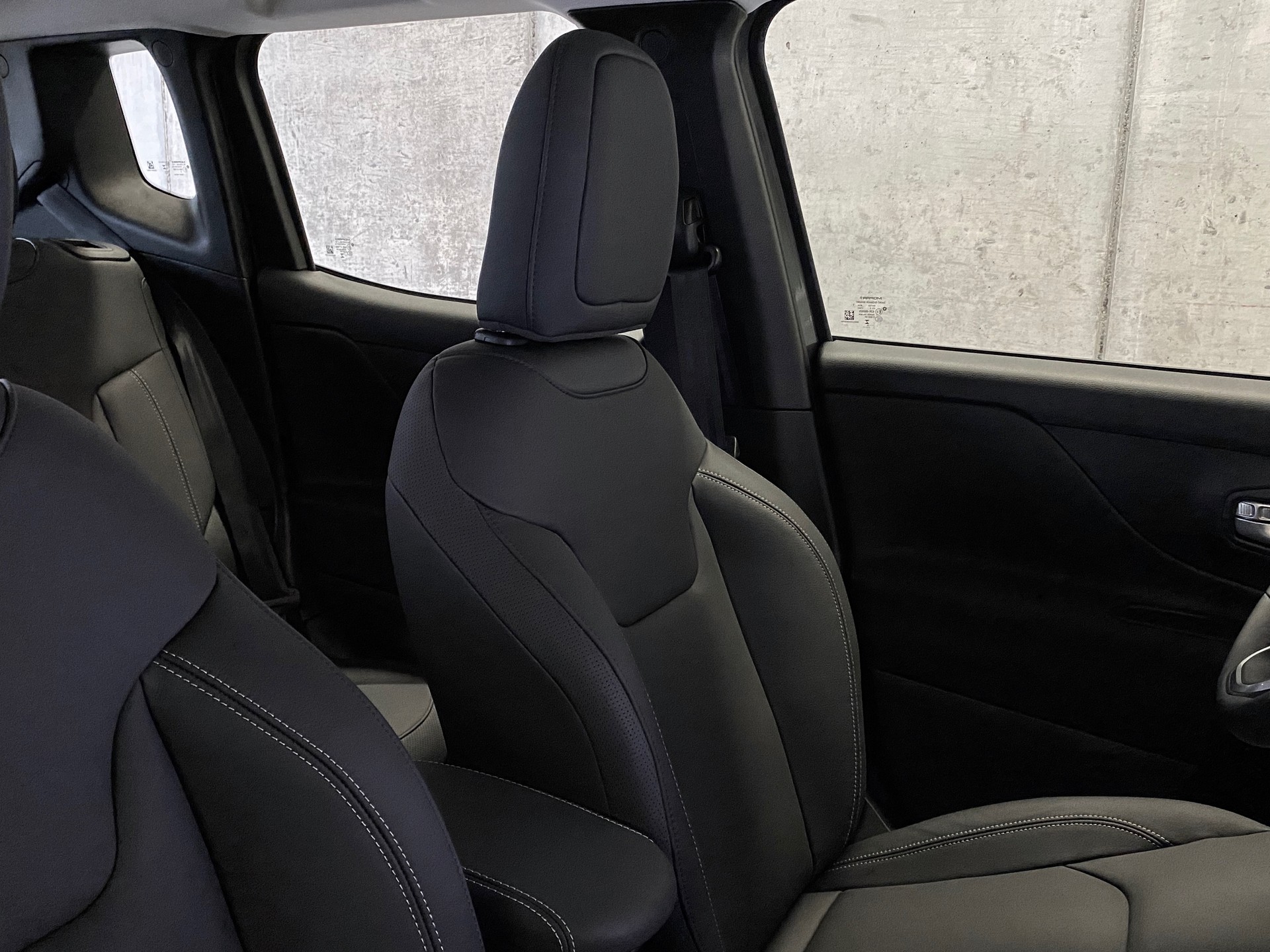 JEEP Renegade 1.5 *MildHybrid*Swiss*Summit*-image-4