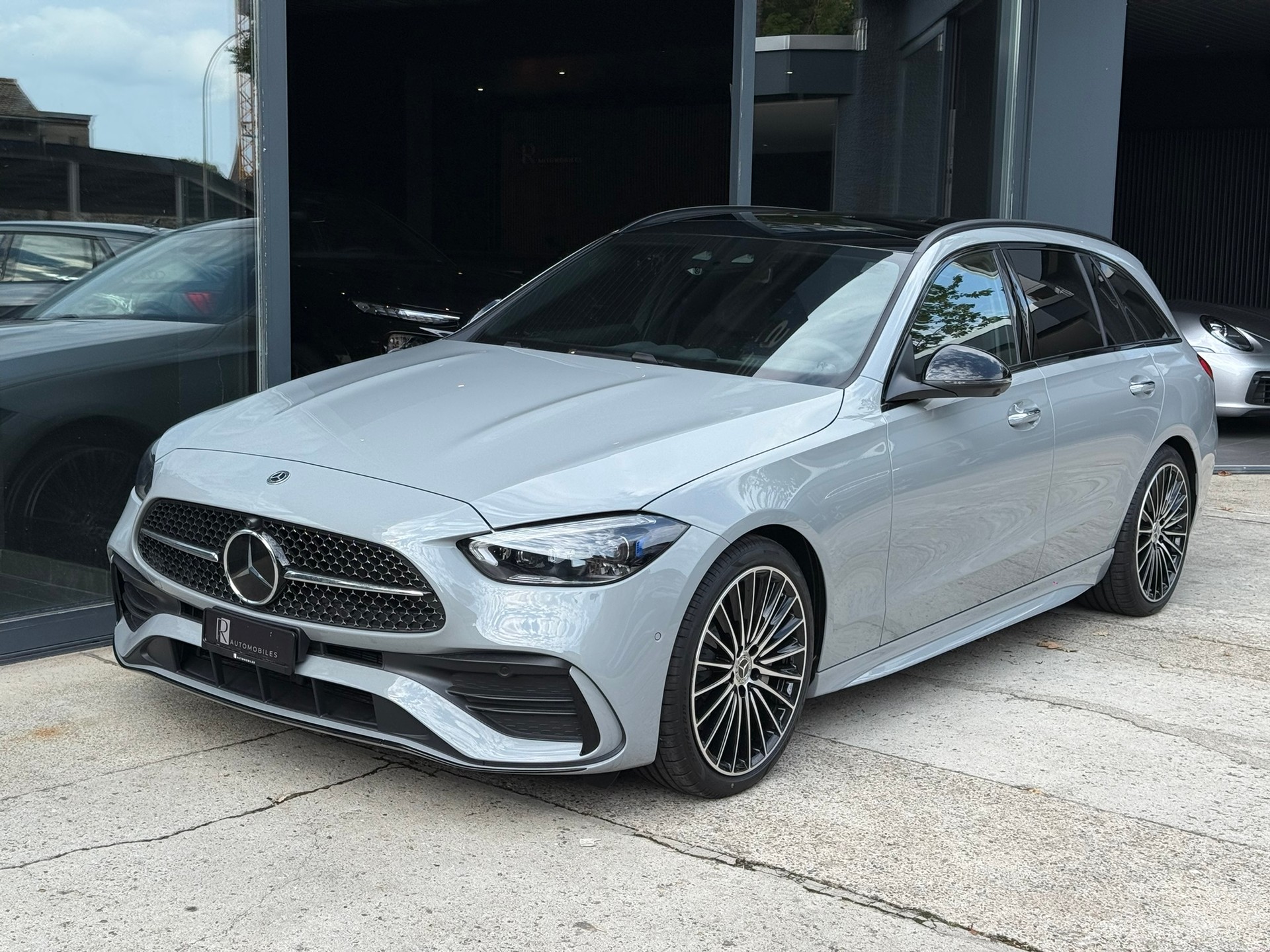 MERCEDES-BENZ C 300 T-image-18