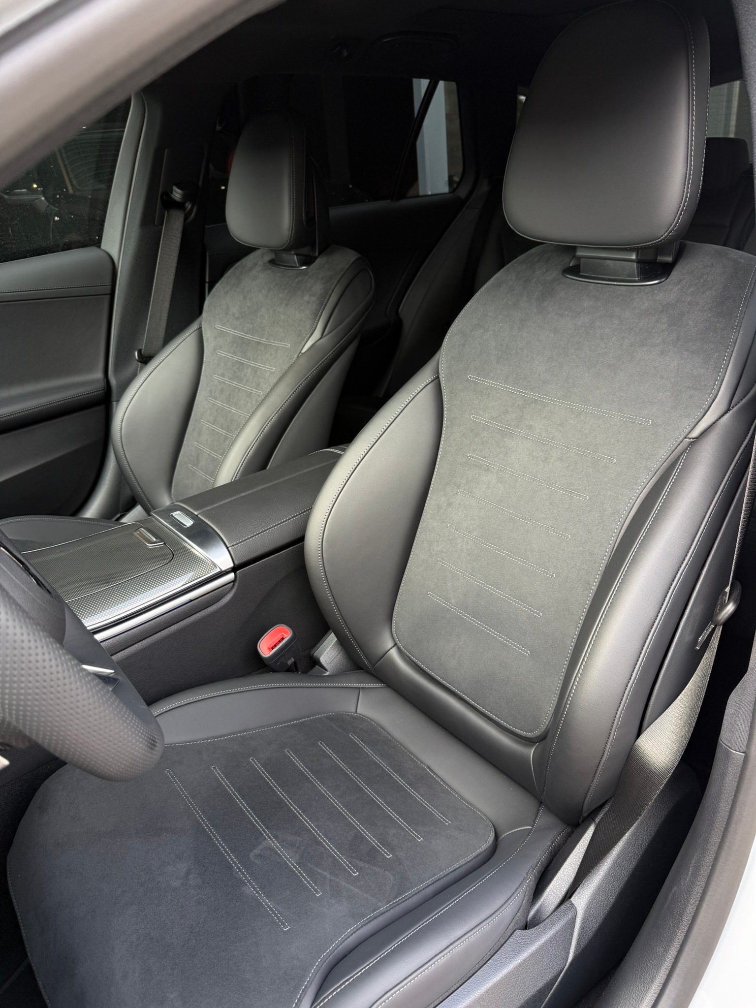 MERCEDES-BENZ C 300 T-image-10