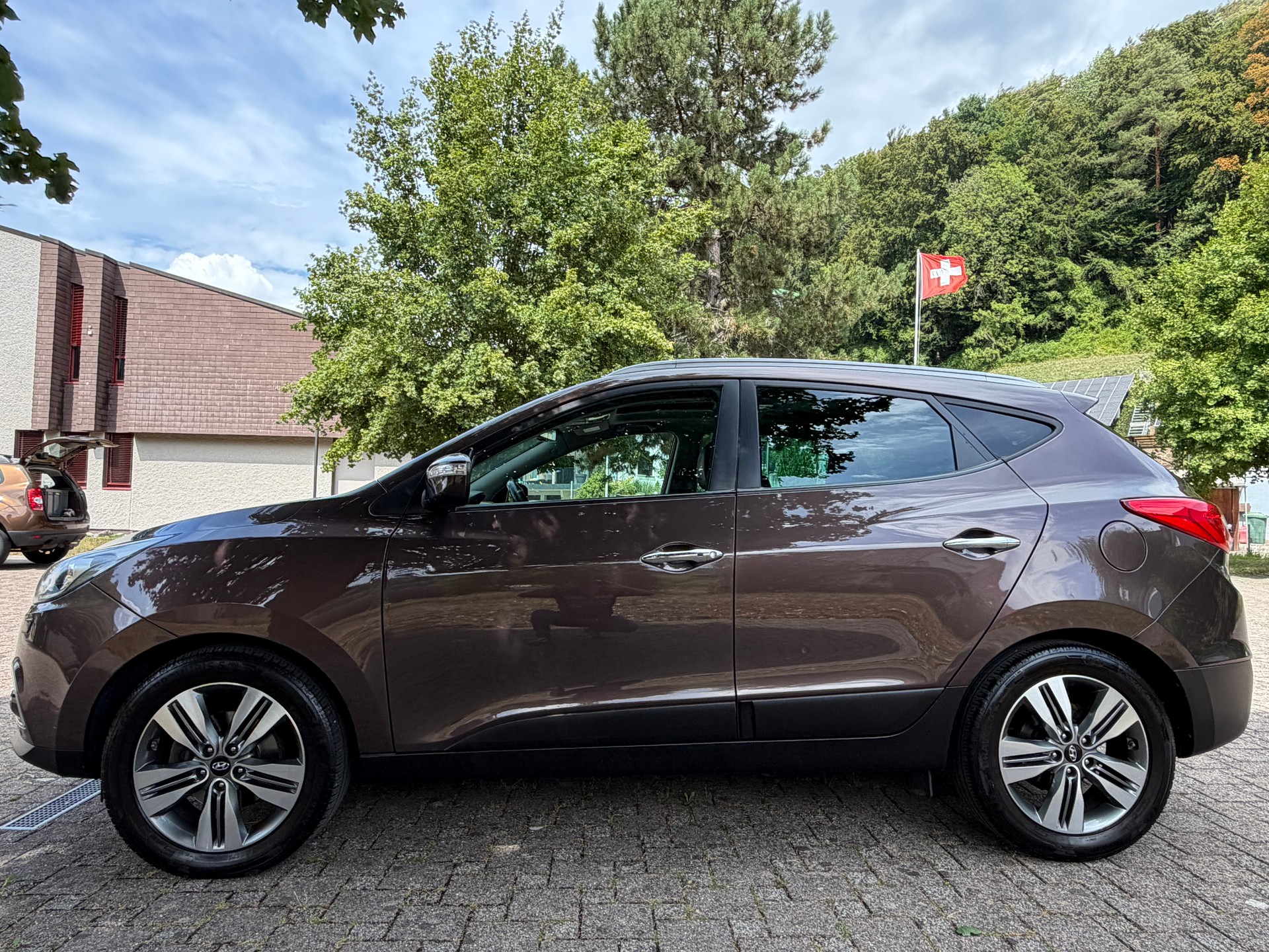 HYUNDAI iX 35 2.0 CRDi Premium 2WD-image-9