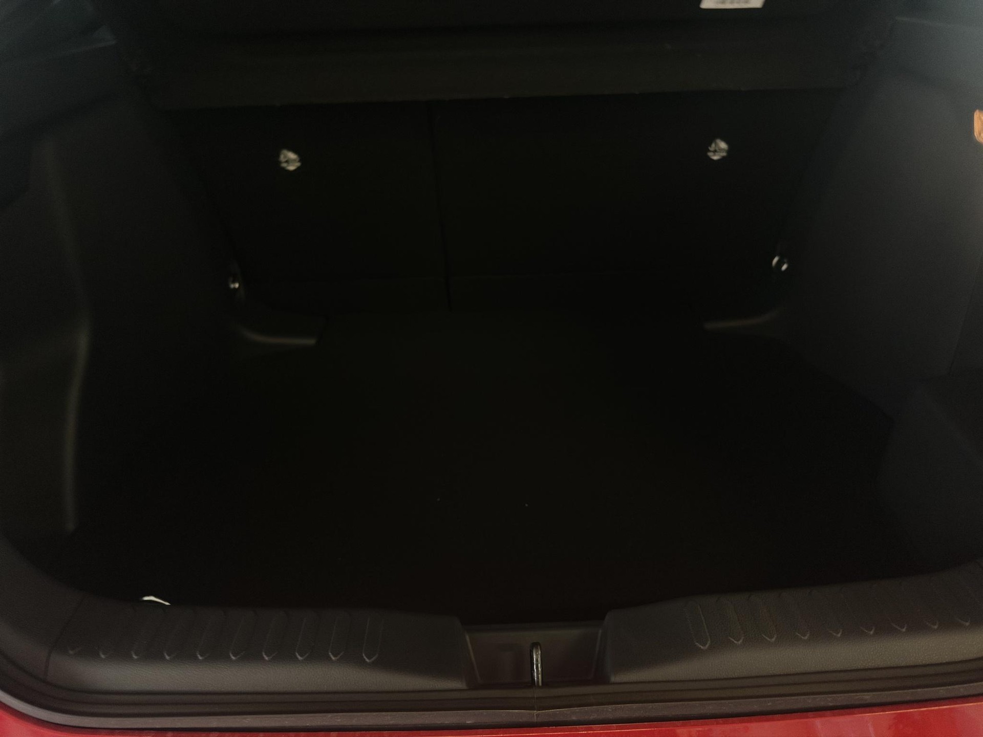 TOYOTA C-HR 2.0 HEV Swiss Edition 4x4-image-14