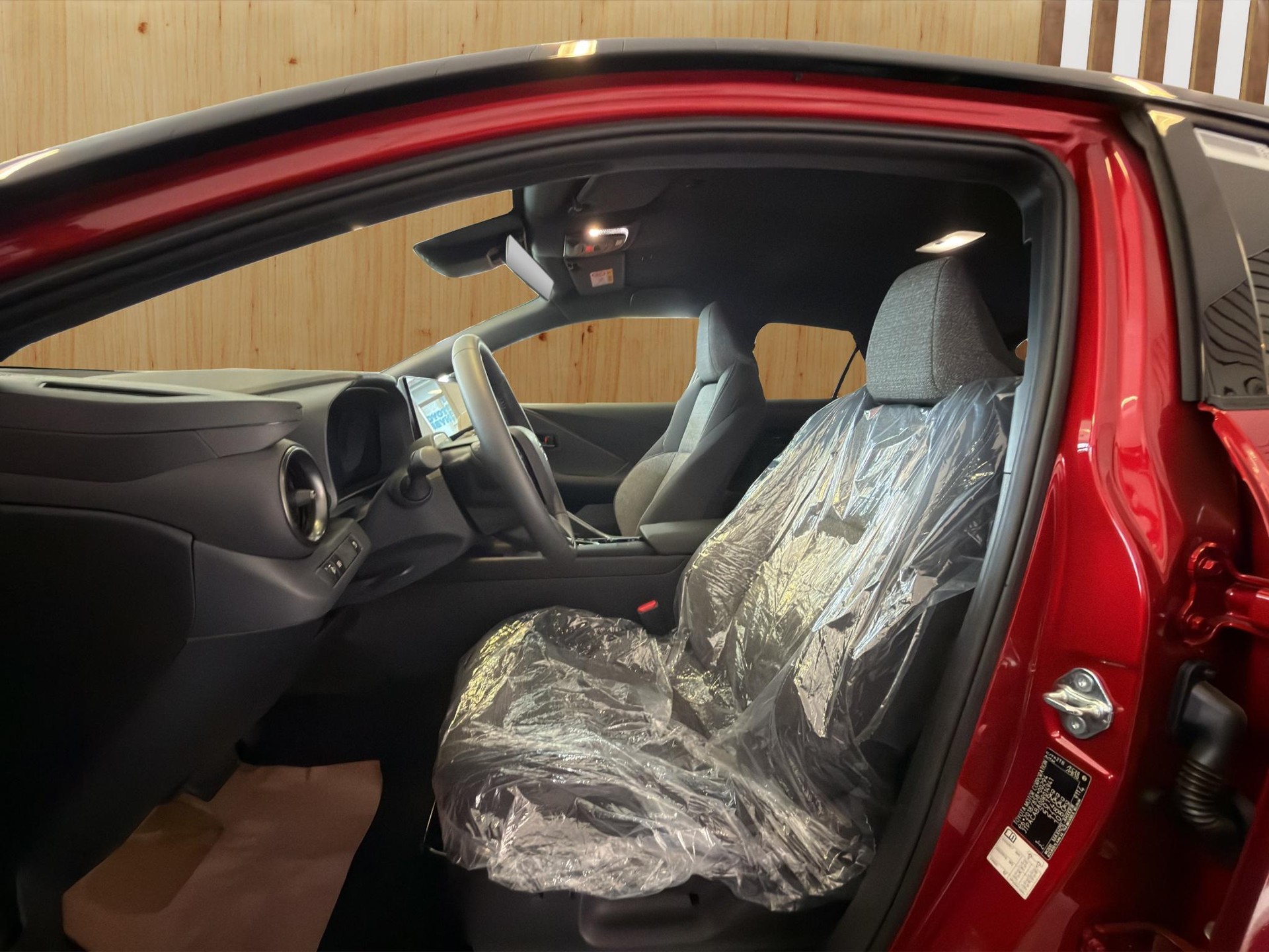 TOYOTA C-HR 2.0 HEV Swiss Edition 4x4-image-8
