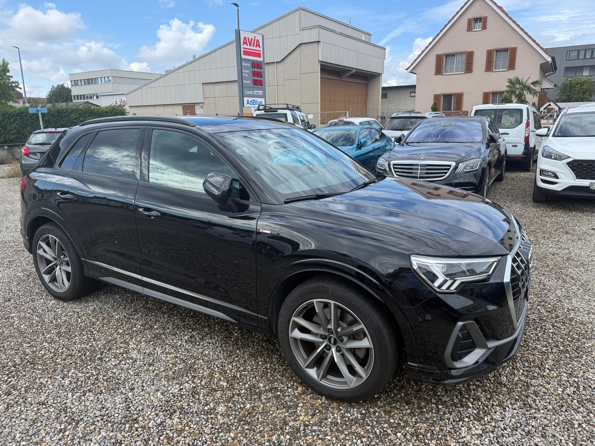 AUDI Q3 40 TFSI S line quattro S-tronic-image-0