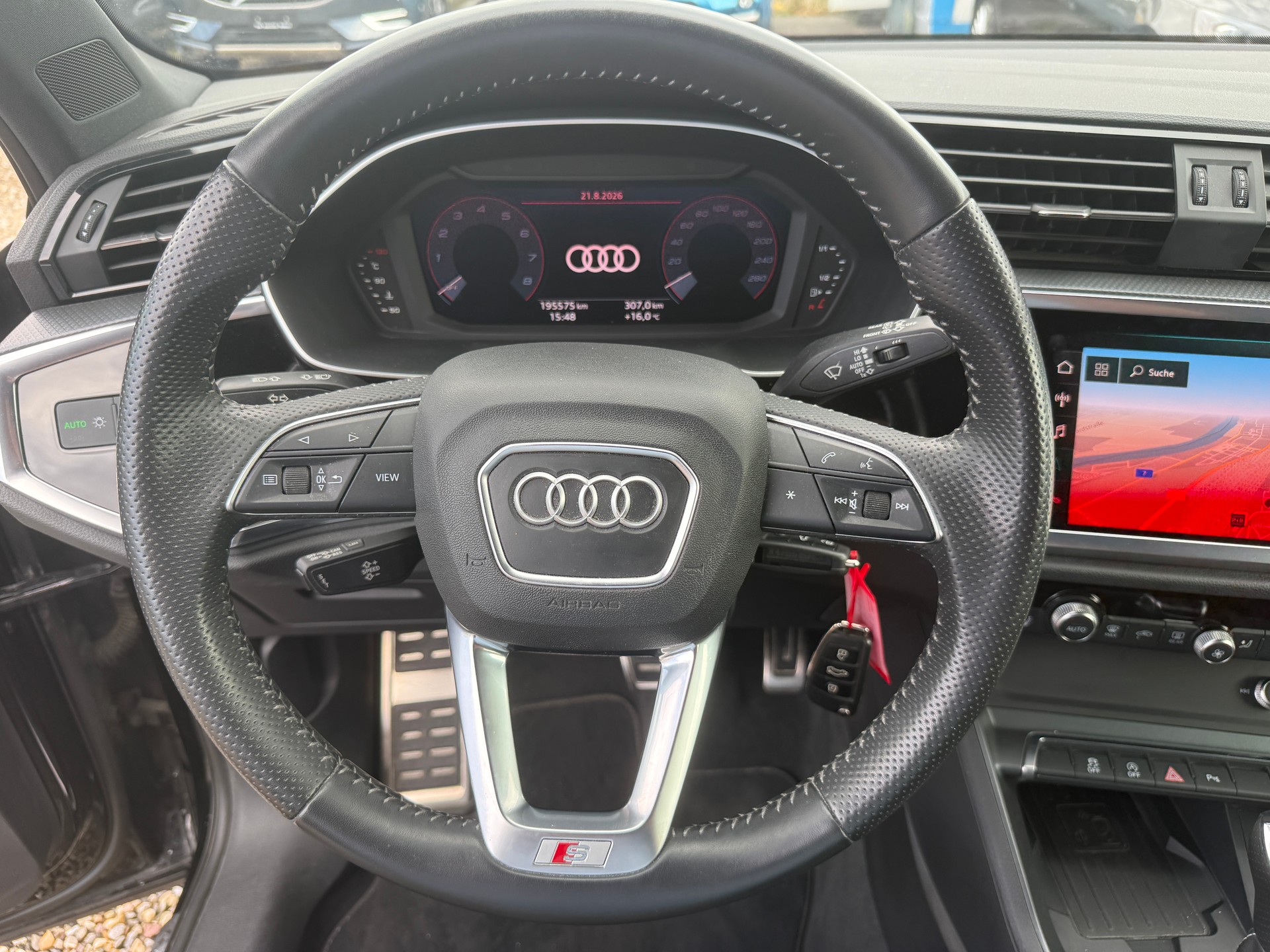 AUDI Q3 40 TFSI S line quattro S-tronic-image-11