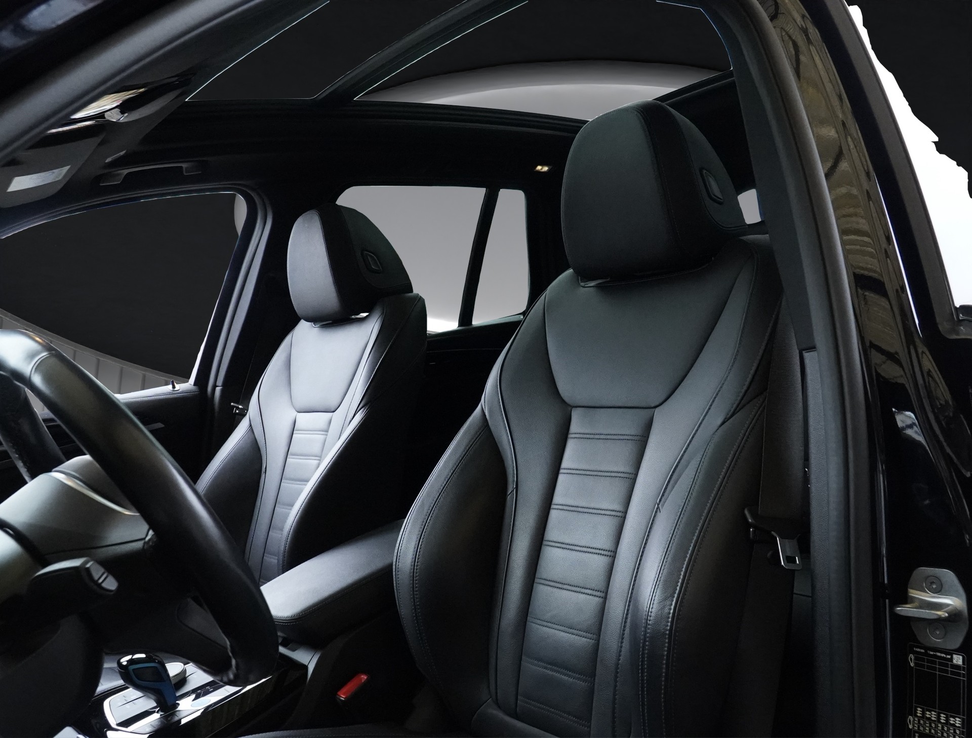 BMW iX3 Inspiring M-Paket *CH Fahrzeug & AHK*-image-12