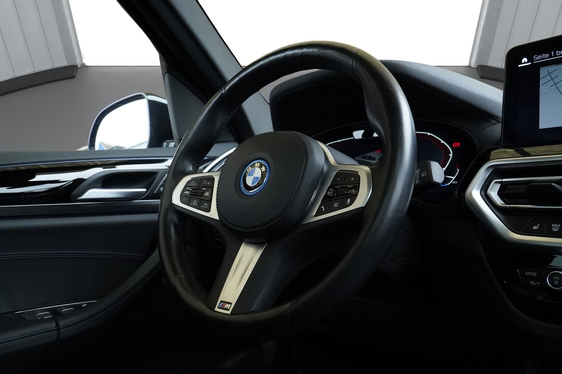 BMW iX3 Inspiring M-Paket *CH Fahrzeug & AHK*-image-15
