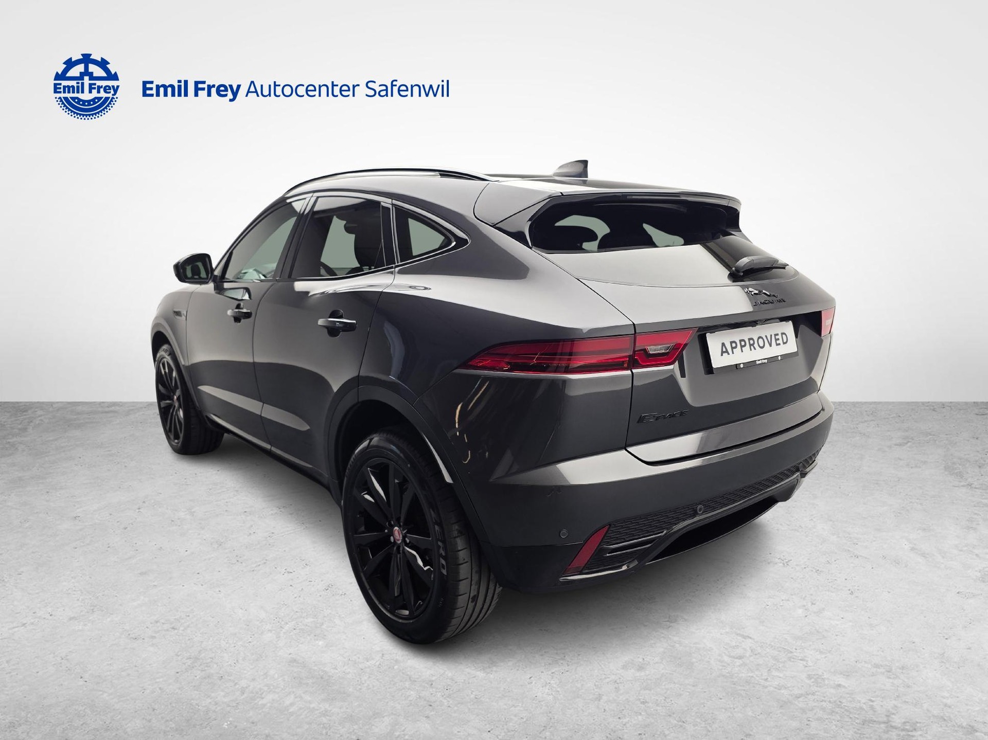JAGUAR E-Pace 2.0 D I4 200 R-Dynamic Black AWD-image-2
