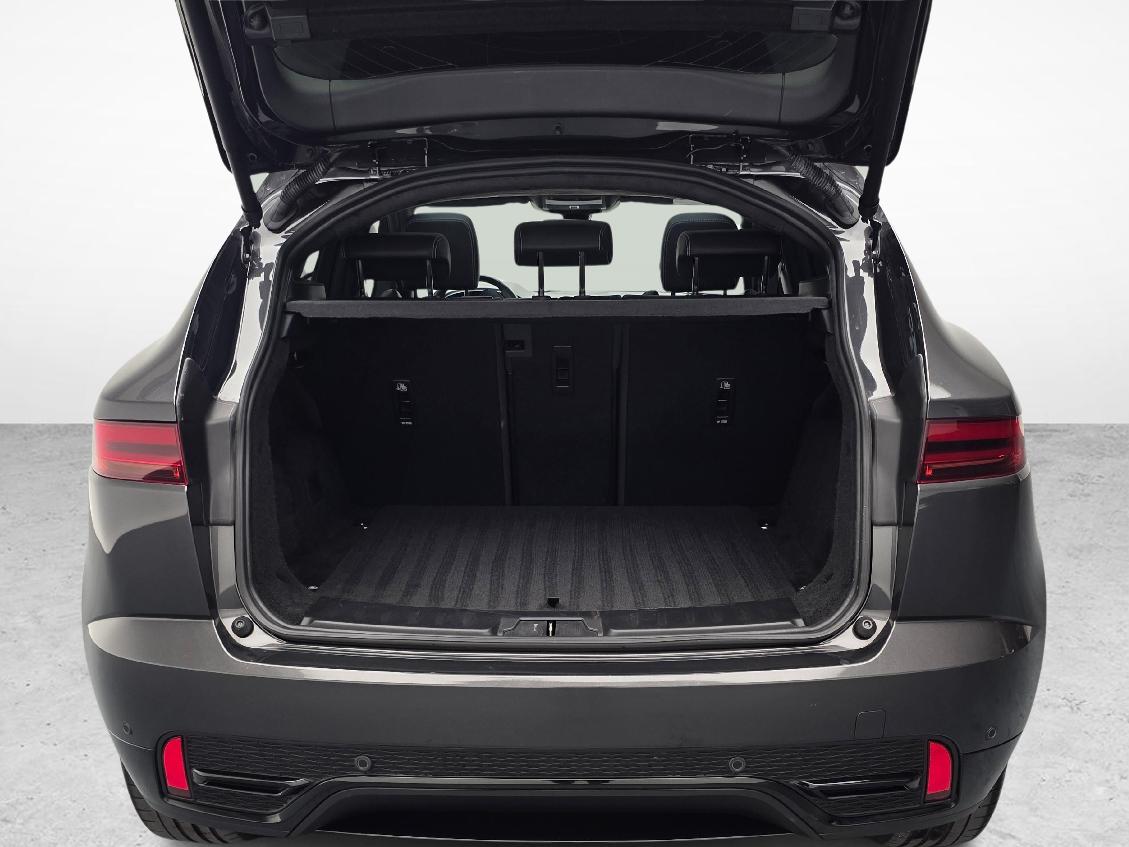 JAGUAR E-Pace 2.0 D I4 200 R-Dynamic Black AWD-image-11