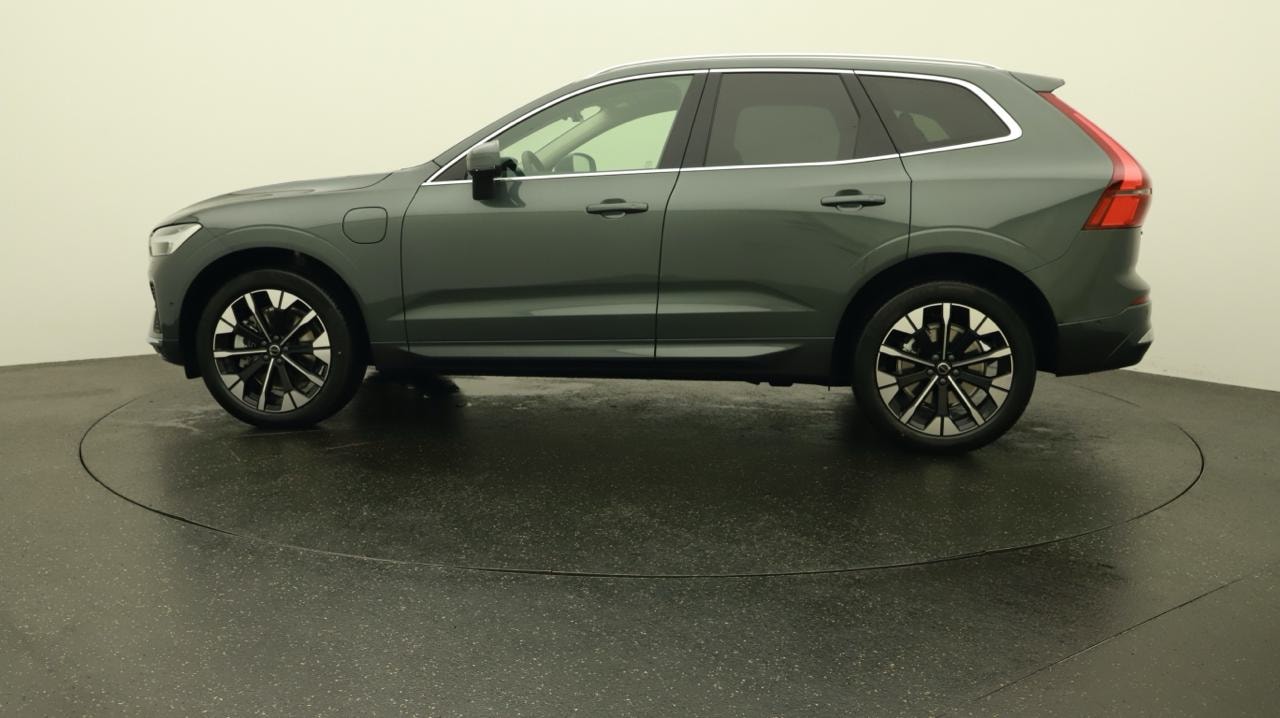 VOLVO XC60 T6 eAWD PluginHybrid Plus Bright Geartronic-image-1