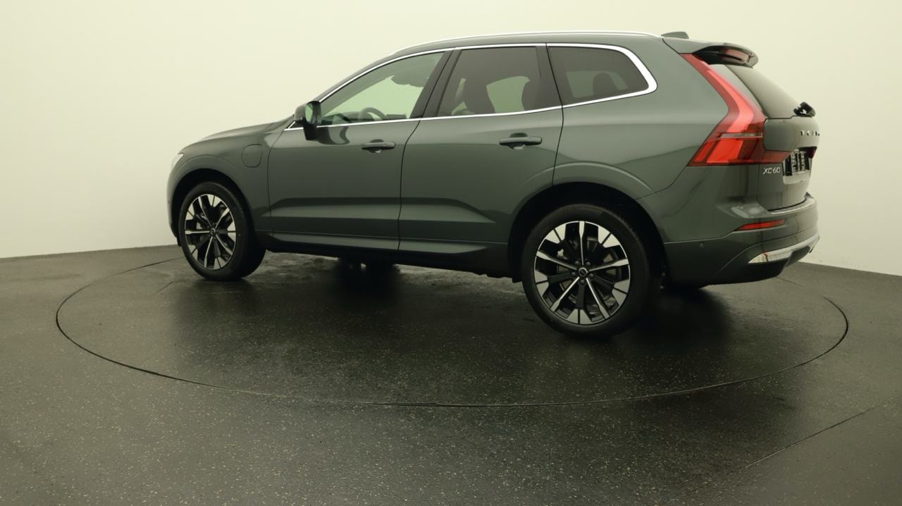VOLVO XC60 T6 eAWD PluginHybrid Plus Bright Geartronic-image-2