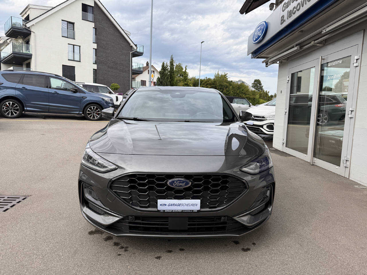 FORD Focus 1.0i EcoB Hybrid 155 ST-Line X-image-1