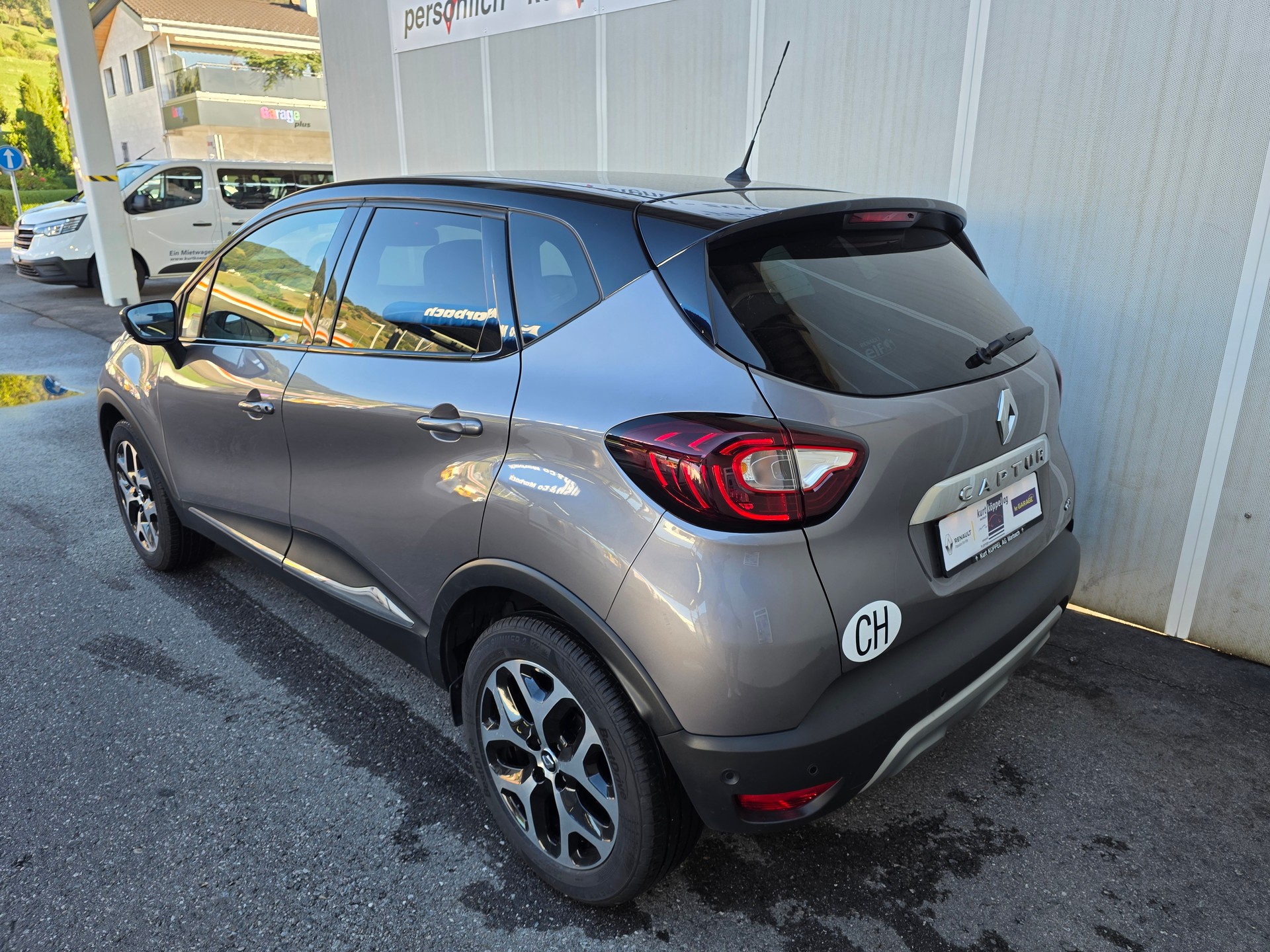 RENAULT Captur 1.5 dCi 90th Anniversary-image-2