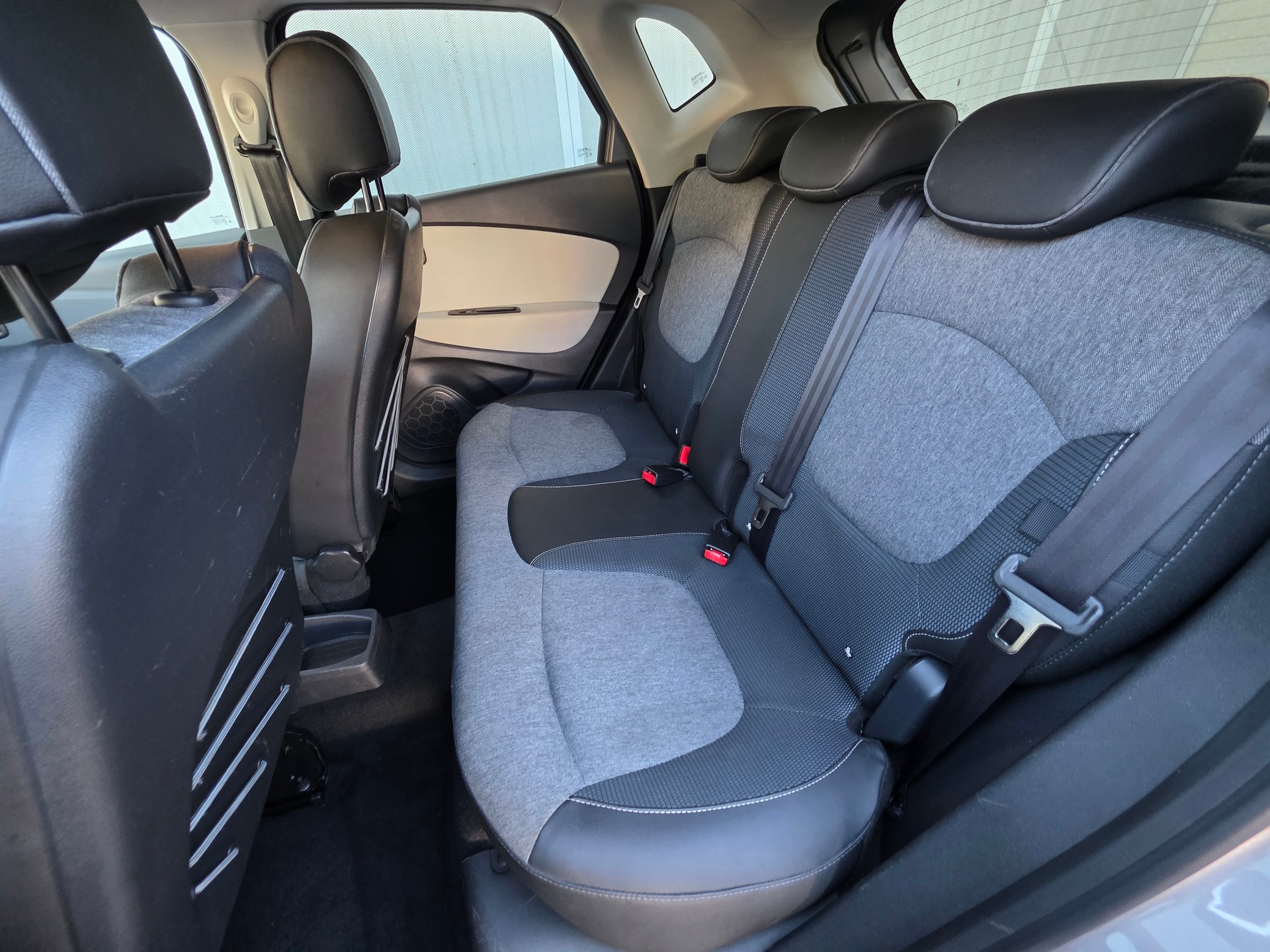 RENAULT Captur 1.5 dCi 90th Anniversary-image-4