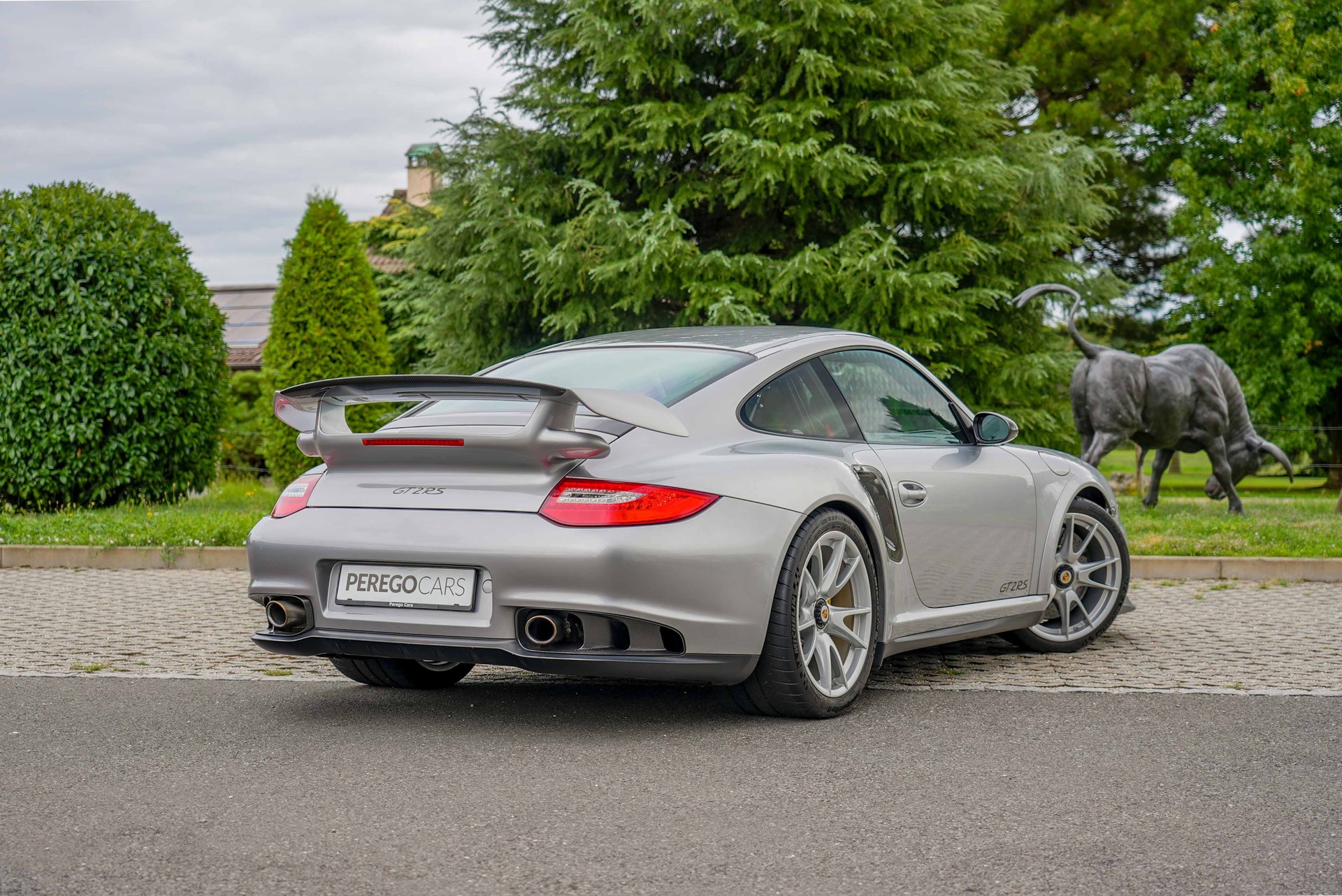 PORSCHE 911 GT2 RS-image-4