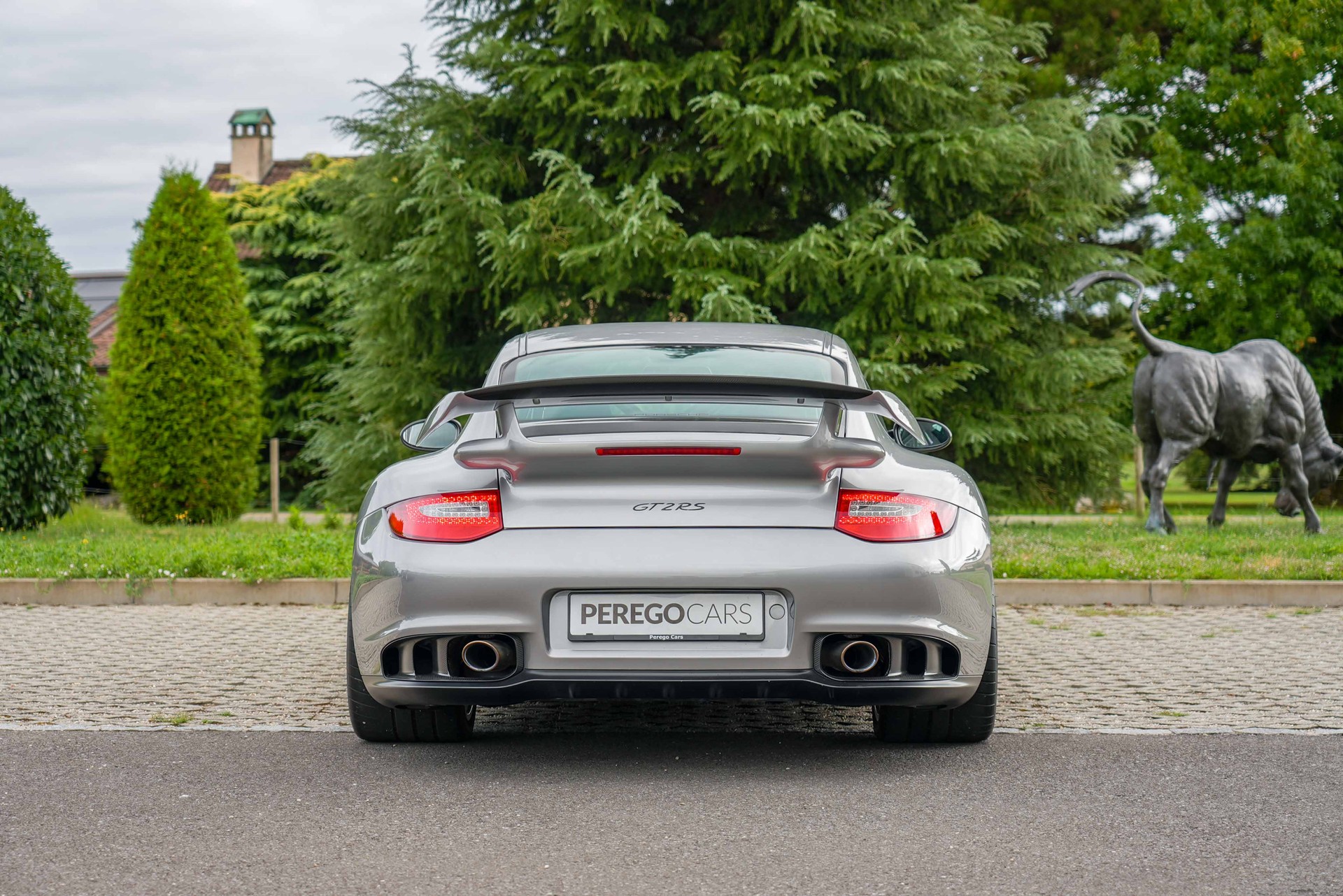 PORSCHE 911 GT2 RS-image-2