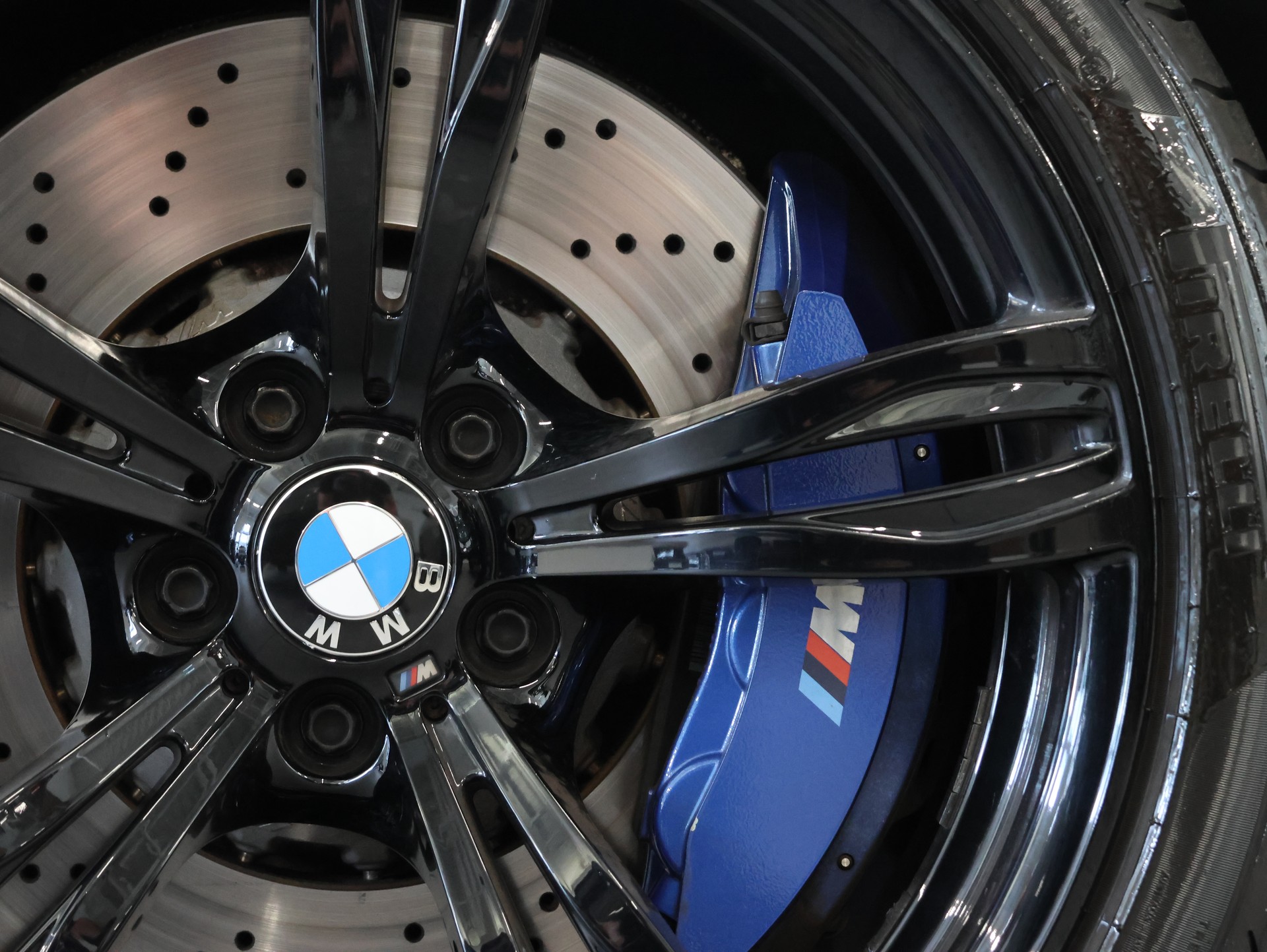 BMW M6 Gran Coupé Competition • INDIVIDUAL VOLL-LEDER •-image-13