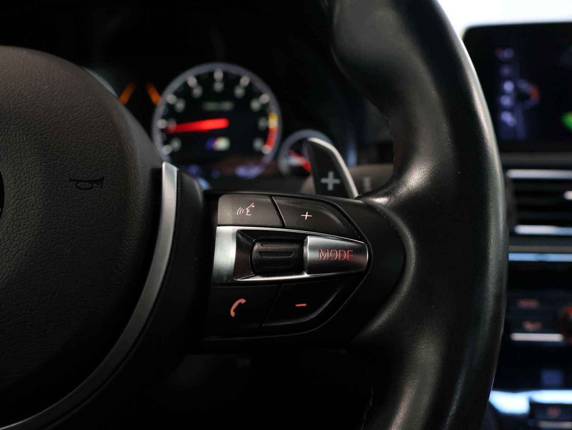 BMW M6 Gran Coupé Competition • INDIVIDUAL VOLL-LEDER •-image-21