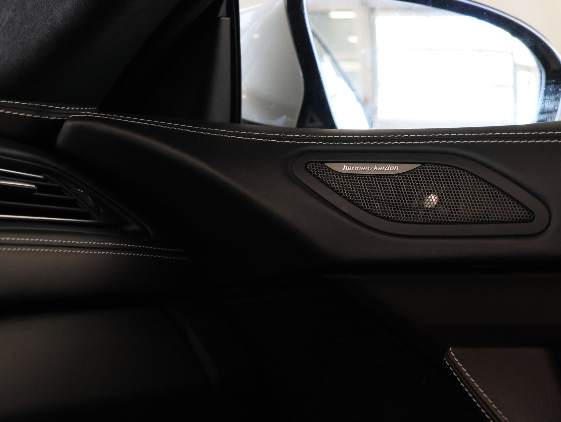 BMW M6 Gran Coupé Competition • INDIVIDUAL VOLL-LEDER •-image-33