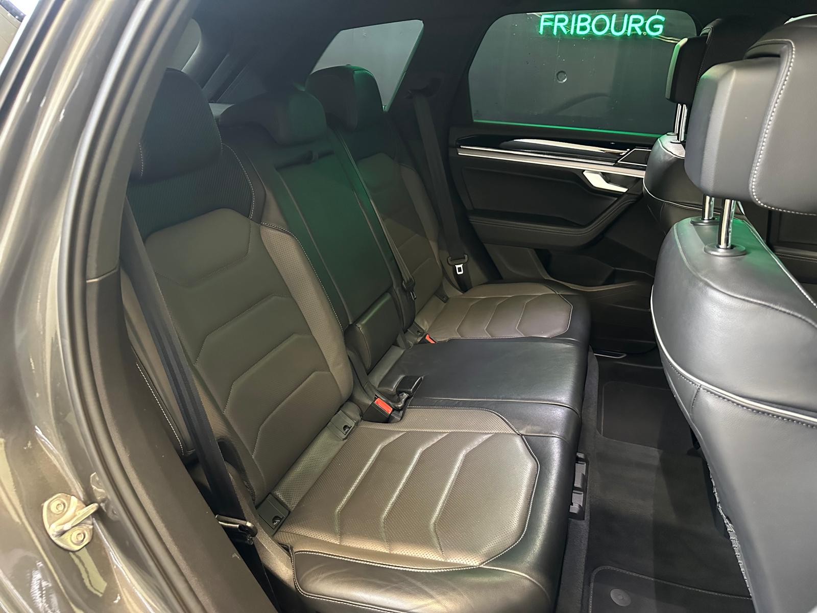 VW Touareg 3.0 TDI R Line Tiptronic *Attelage électrique *Carplay *2 jeux de roues-image-13