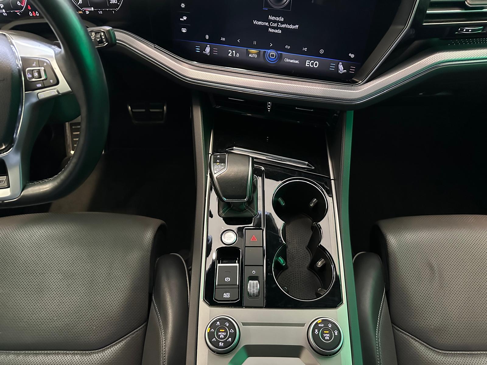 VW Touareg 3.0 TDI R Line Tiptronic *Attelage électrique *Carplay *2 jeux de roues-image-15