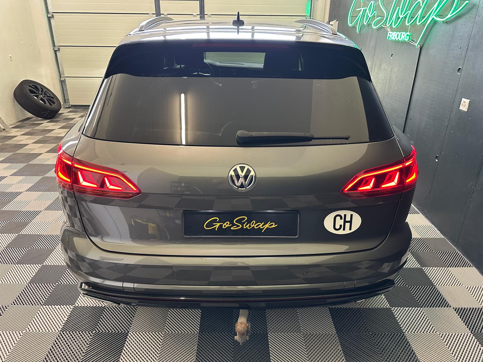 VW Touareg 3.0 TDI R Line Tiptronic *Attelage électrique *Carplay *2 jeux de roues-image-4
