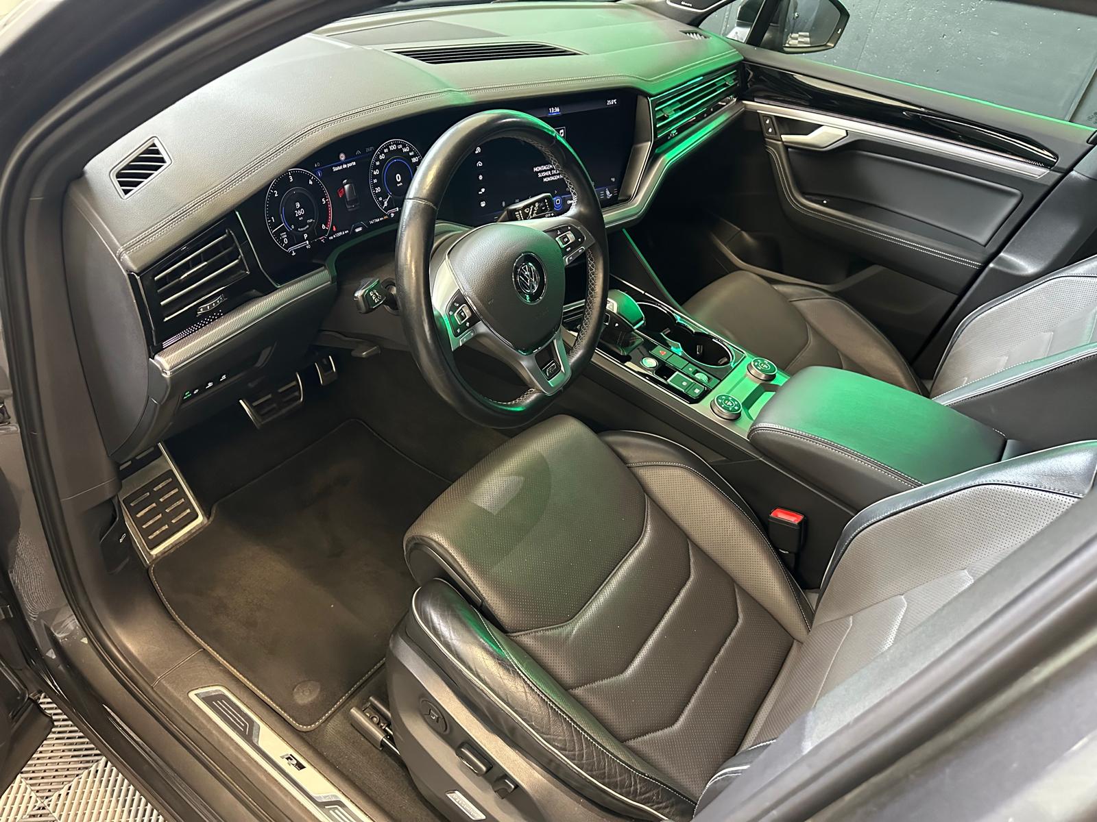 VW Touareg 3.0 TDI R Line Tiptronic *Attelage électrique *Carplay *2 jeux de roues-image-1