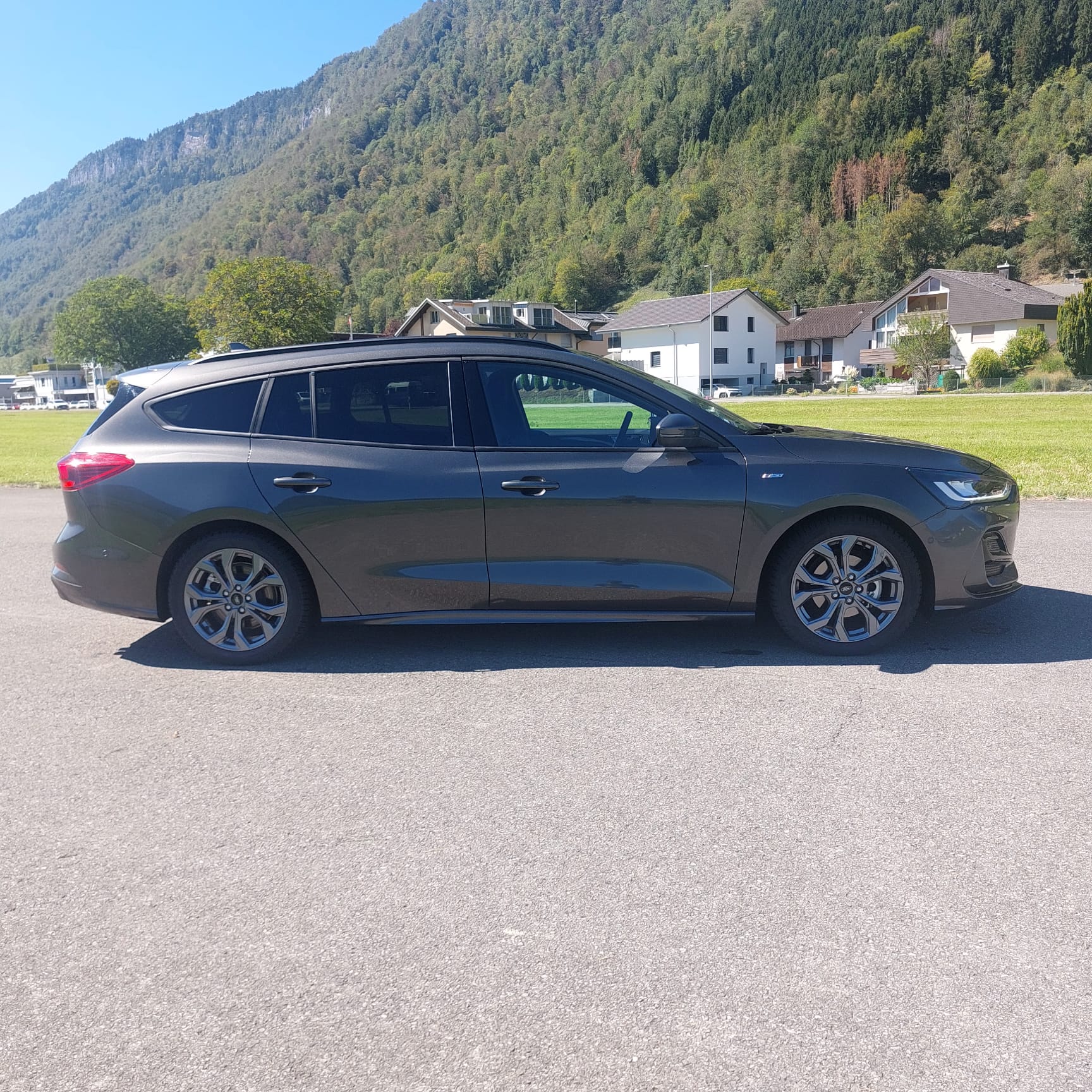 FORD Focus 1.0 MHEV ST-Line Automat-image-1