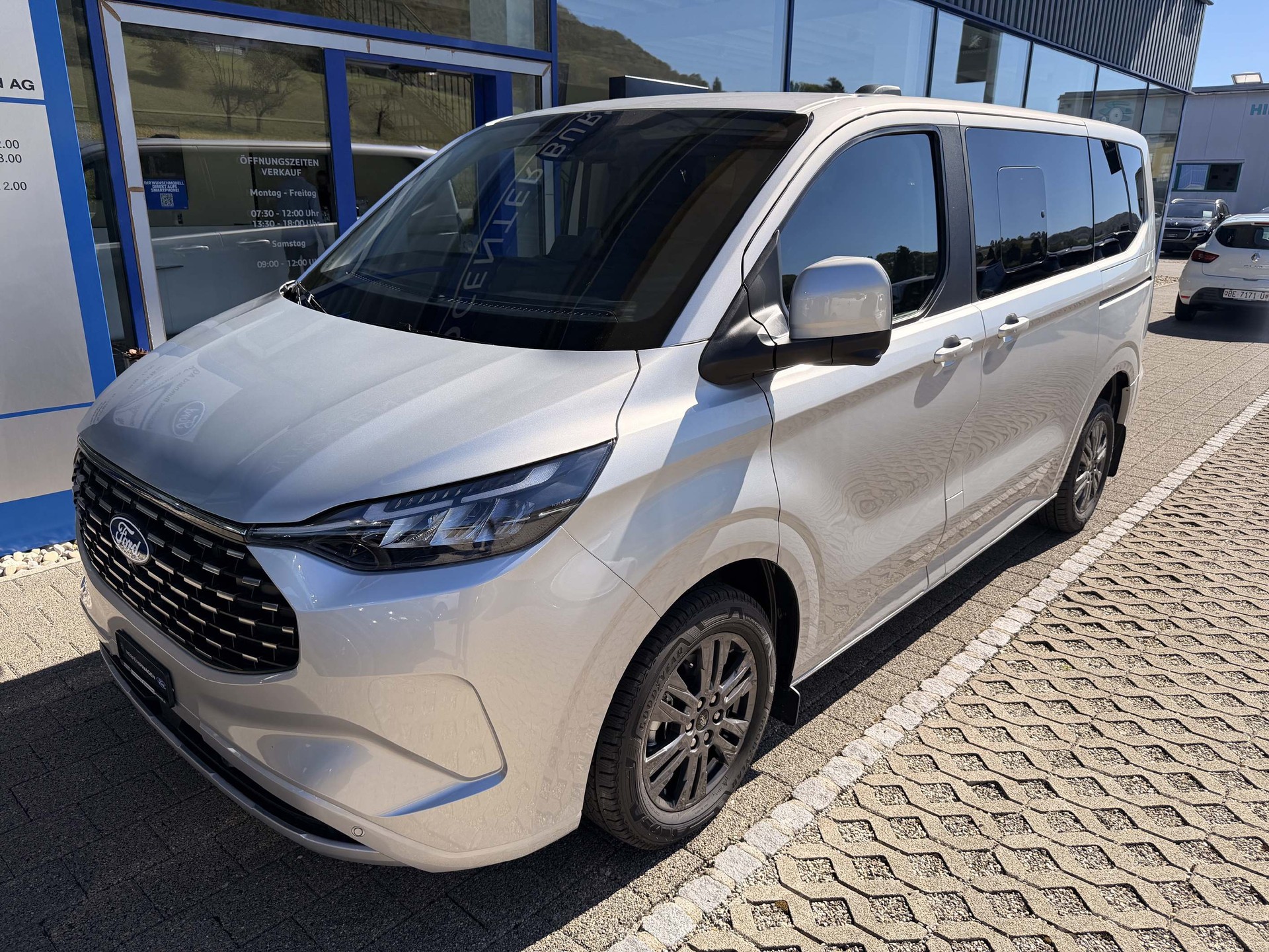 FORD Tourneo Custom 340 L1 2.5 Duratec 233 Titanium PHEV 9 Plätzer-showroom-element-1