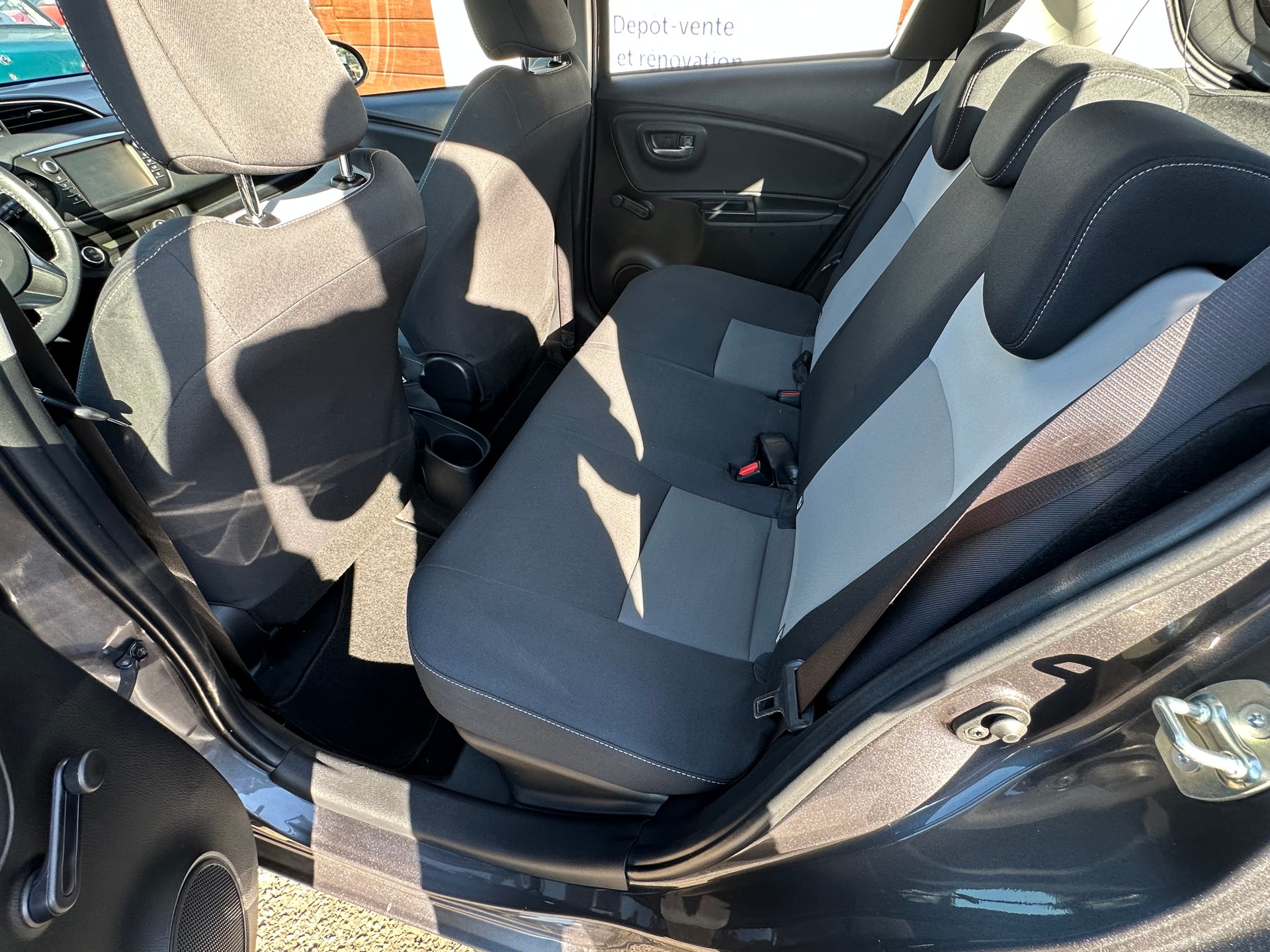 TOYOTA Yaris 1.5 VVT-i Hybrid Comfort e-CVT-image-8