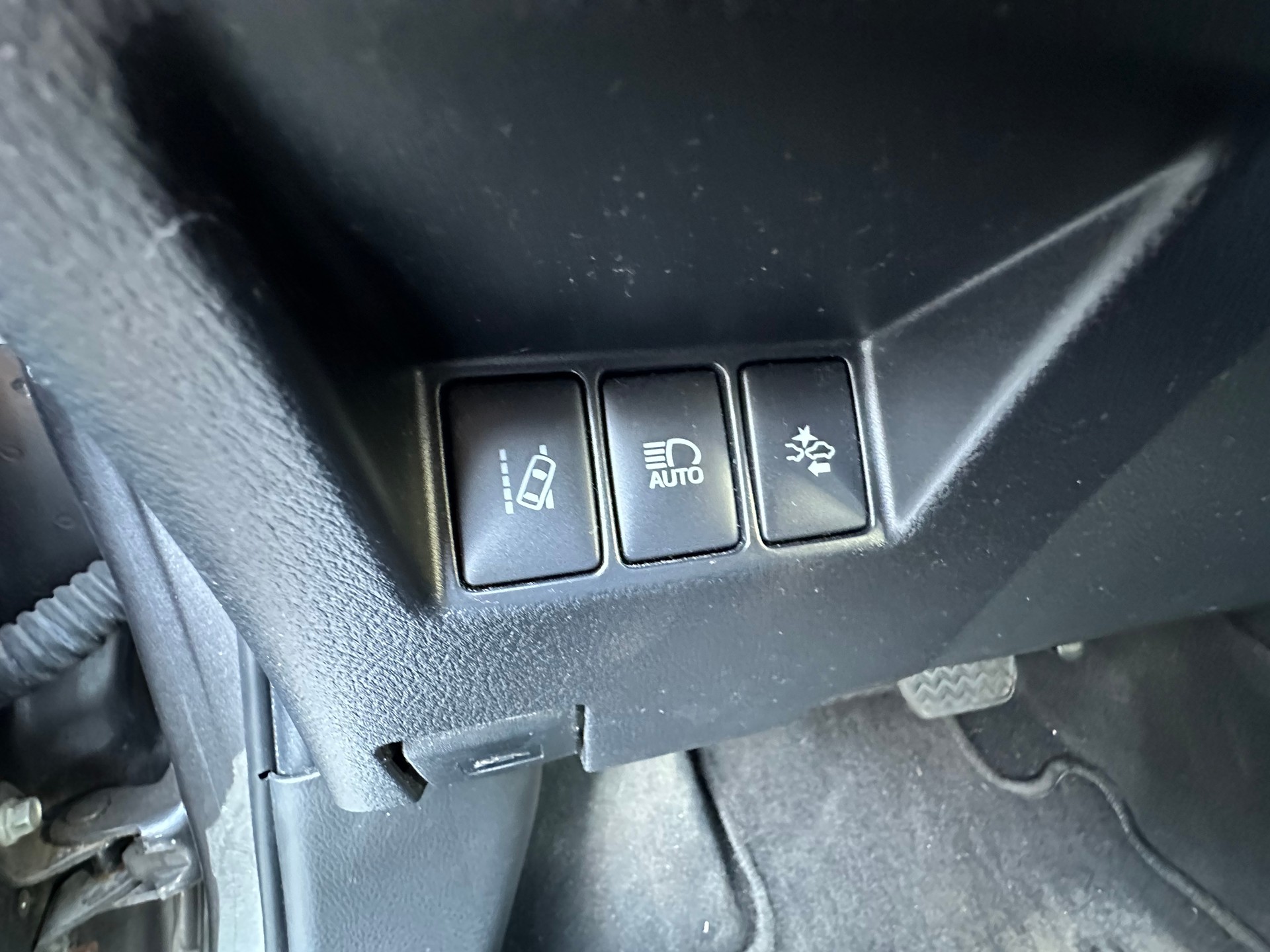 TOYOTA Yaris 1.5 VVT-i Hybrid Comfort e-CVT-image-17