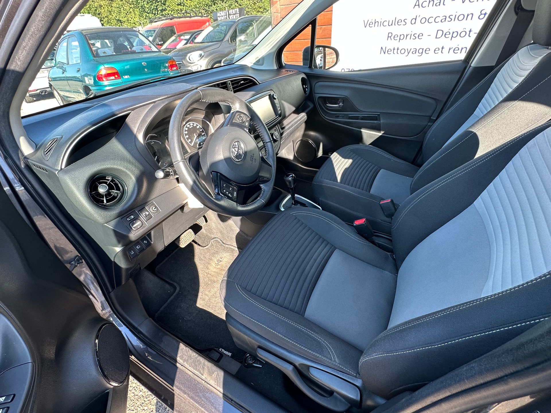 TOYOTA Yaris 1.5 VVT-i Hybrid Comfort e-CVT-image-9