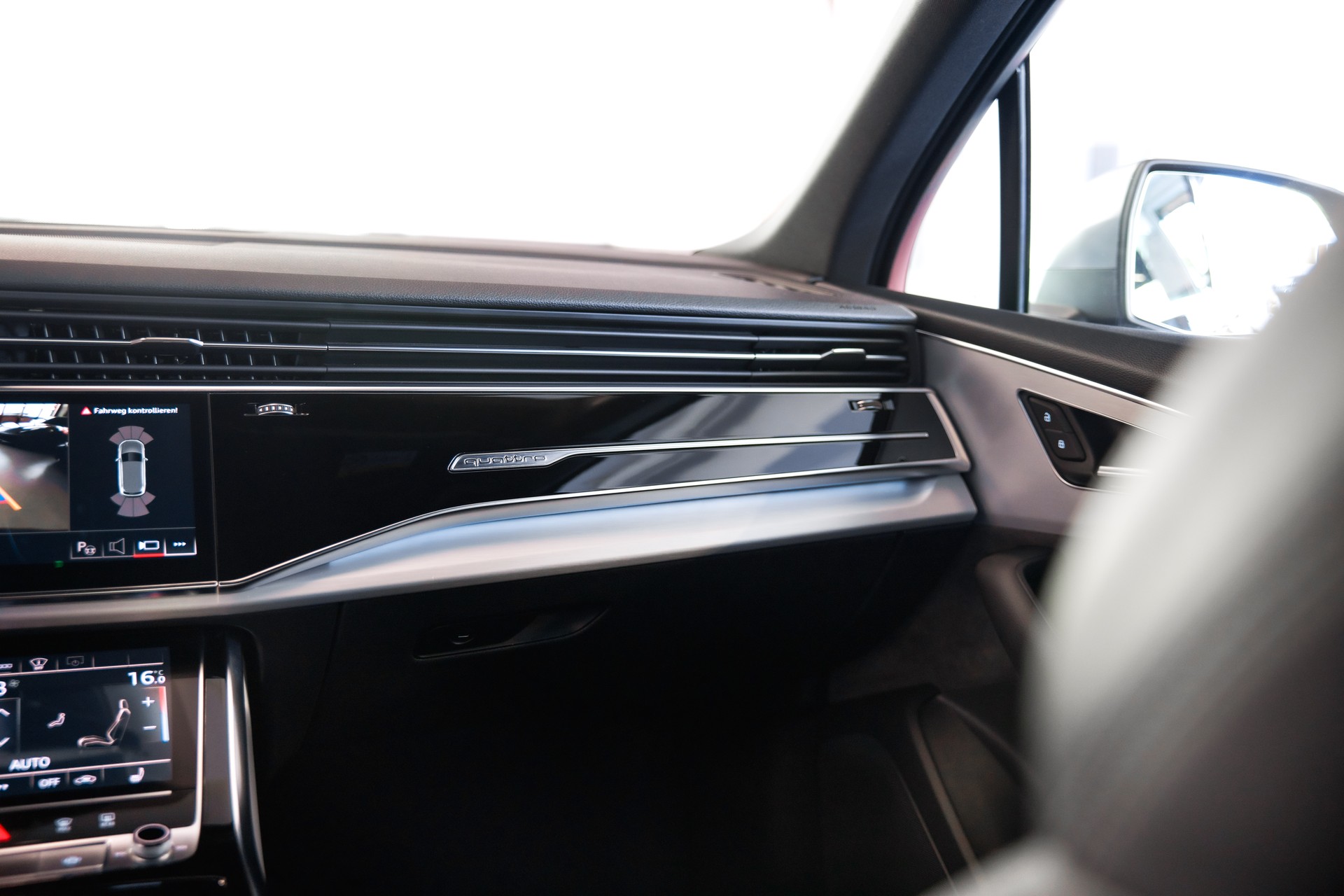 AUDI SQ7 TFSI quattro tiptronic-image-25