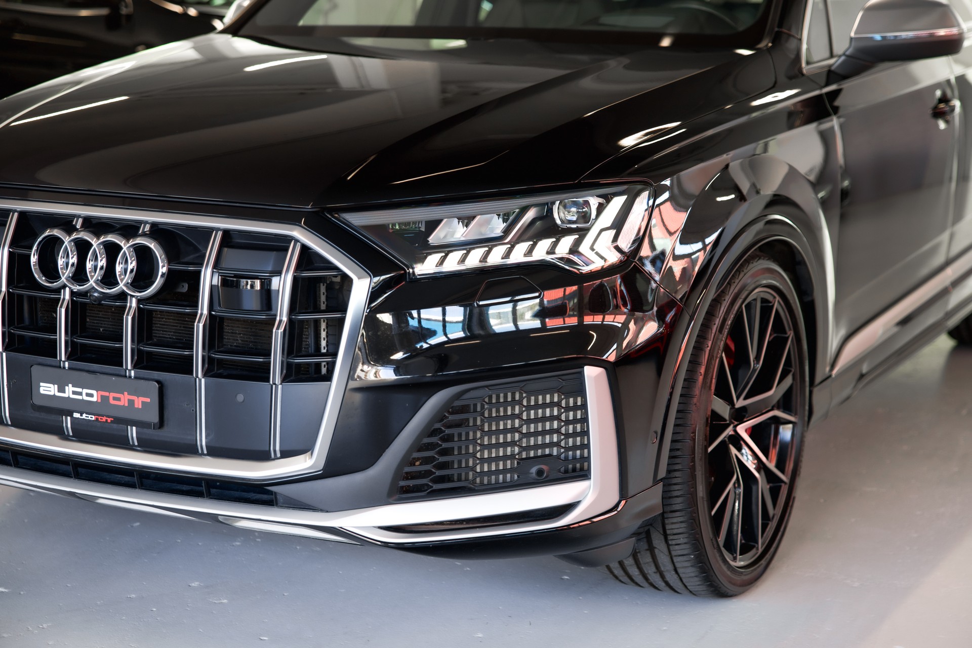 AUDI SQ7 TFSI quattro tiptronic-image-8