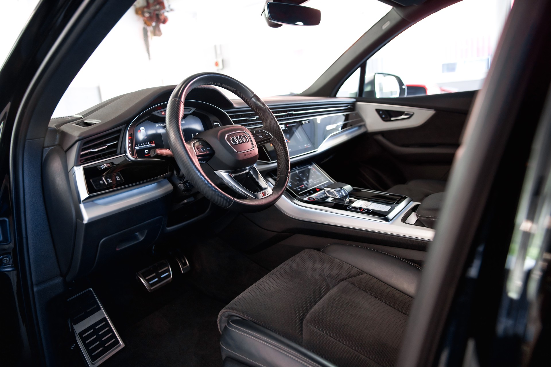 AUDI SQ7 TFSI quattro tiptronic-image-18