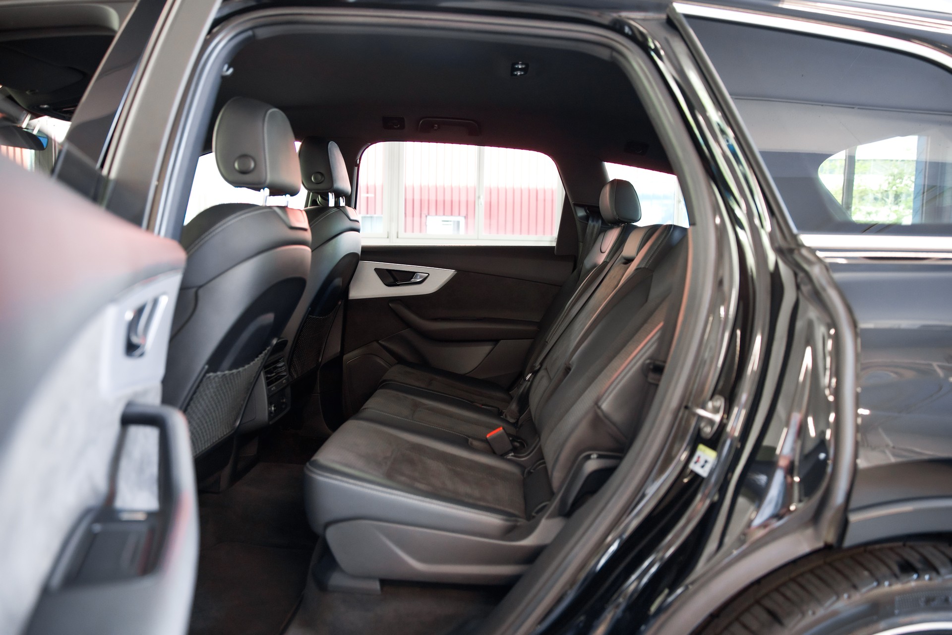 AUDI SQ7 TFSI quattro tiptronic-image-23