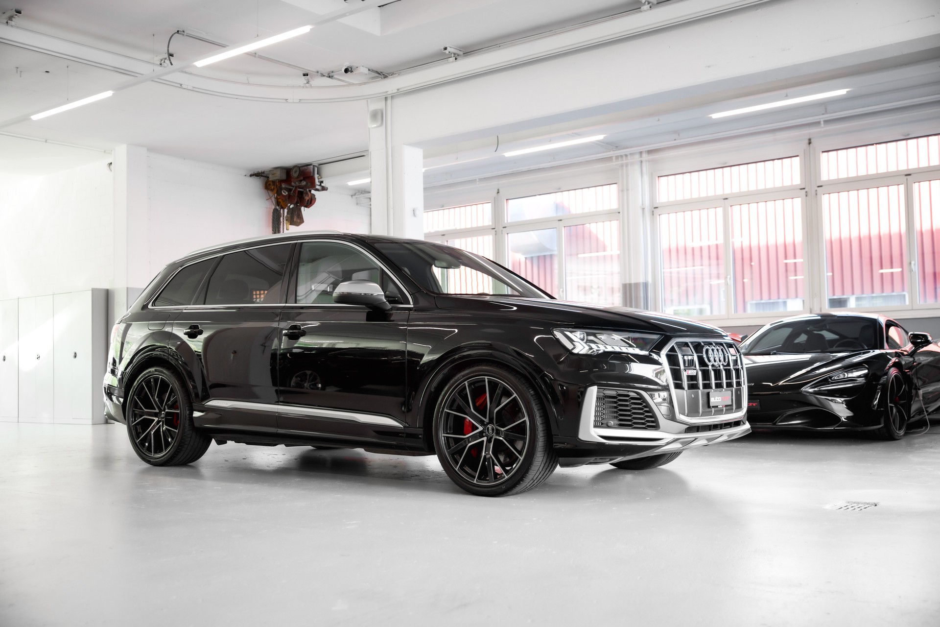 AUDI SQ7 TFSI quattro tiptronic-image-0