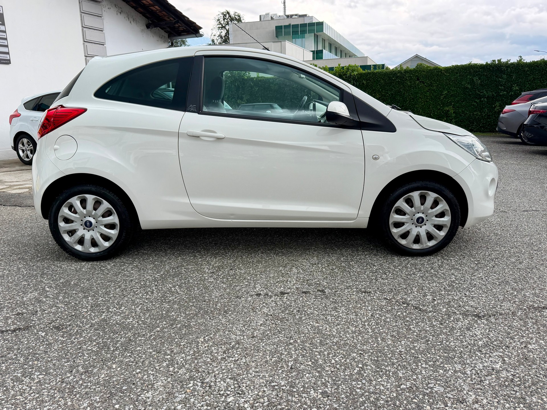 FORD KA 1.25 Titanium-image-2