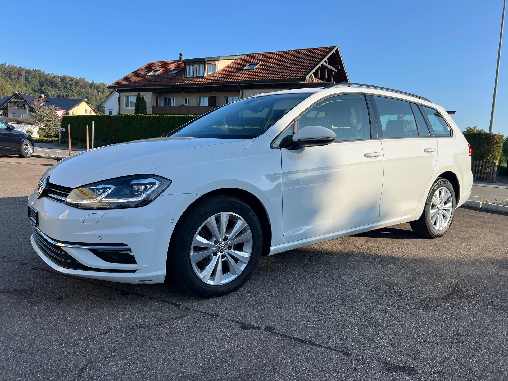 VW Golf Variant 2.0 TDI Comfortline 4Motion DSG-image-0