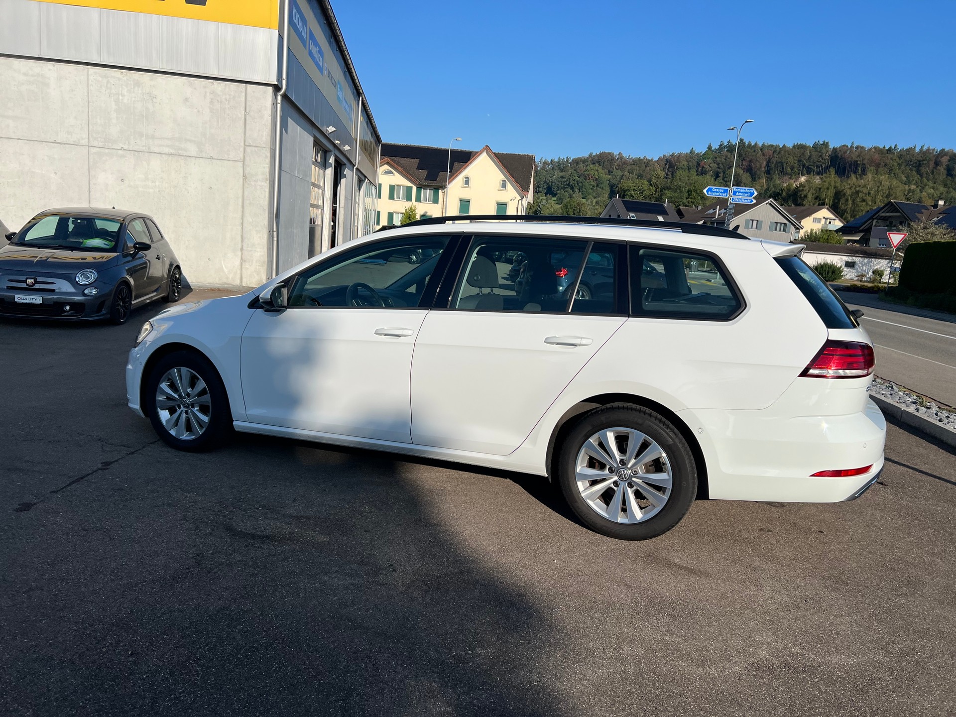 VW Golf Variant 2.0 TDI Comfortline 4Motion DSG-image-14