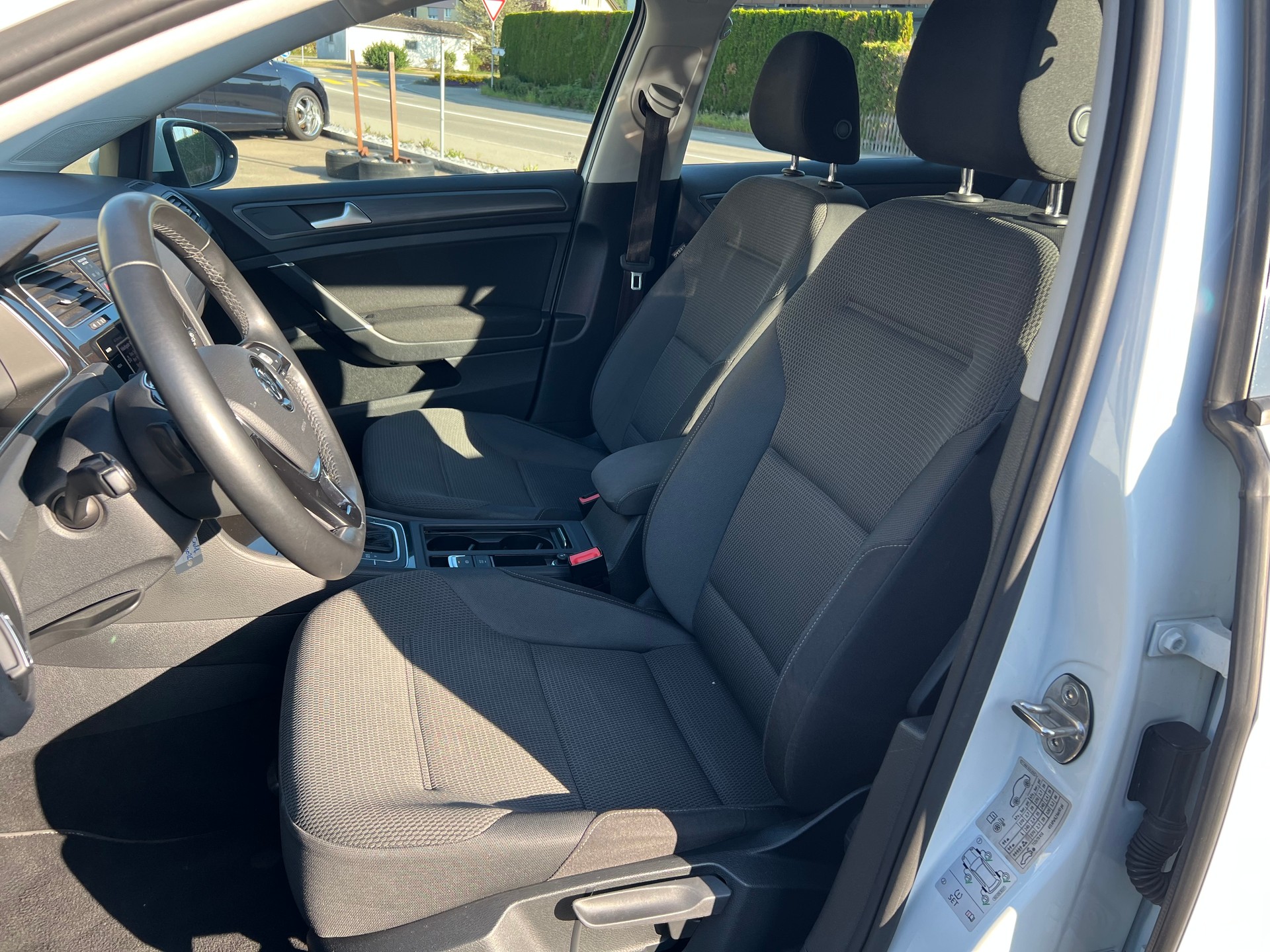VW Golf Variant 2.0 TDI Comfortline 4Motion DSG-image-19