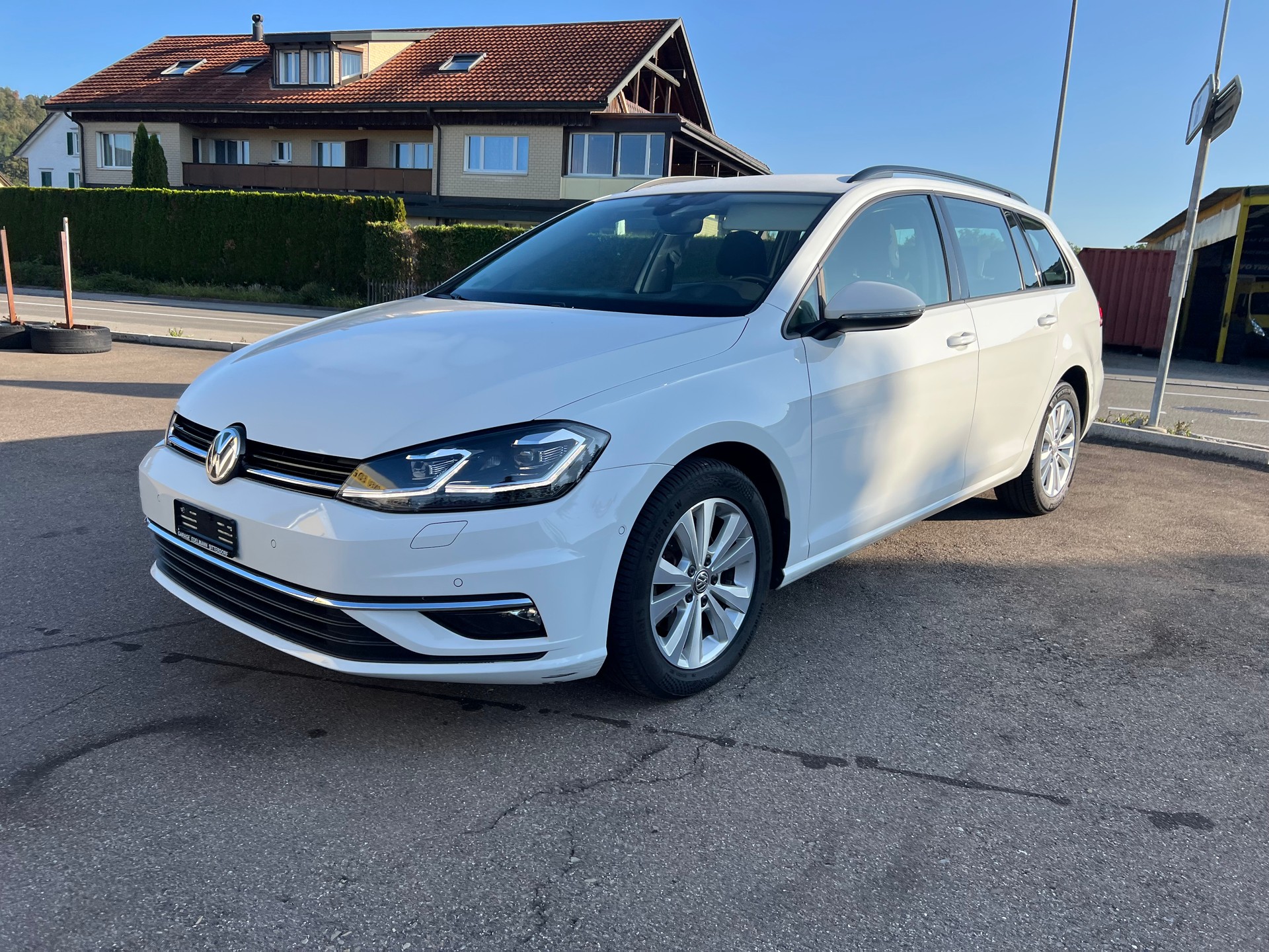 VW Golf Variant 2.0 TDI Comfortline 4Motion DSG-image-1