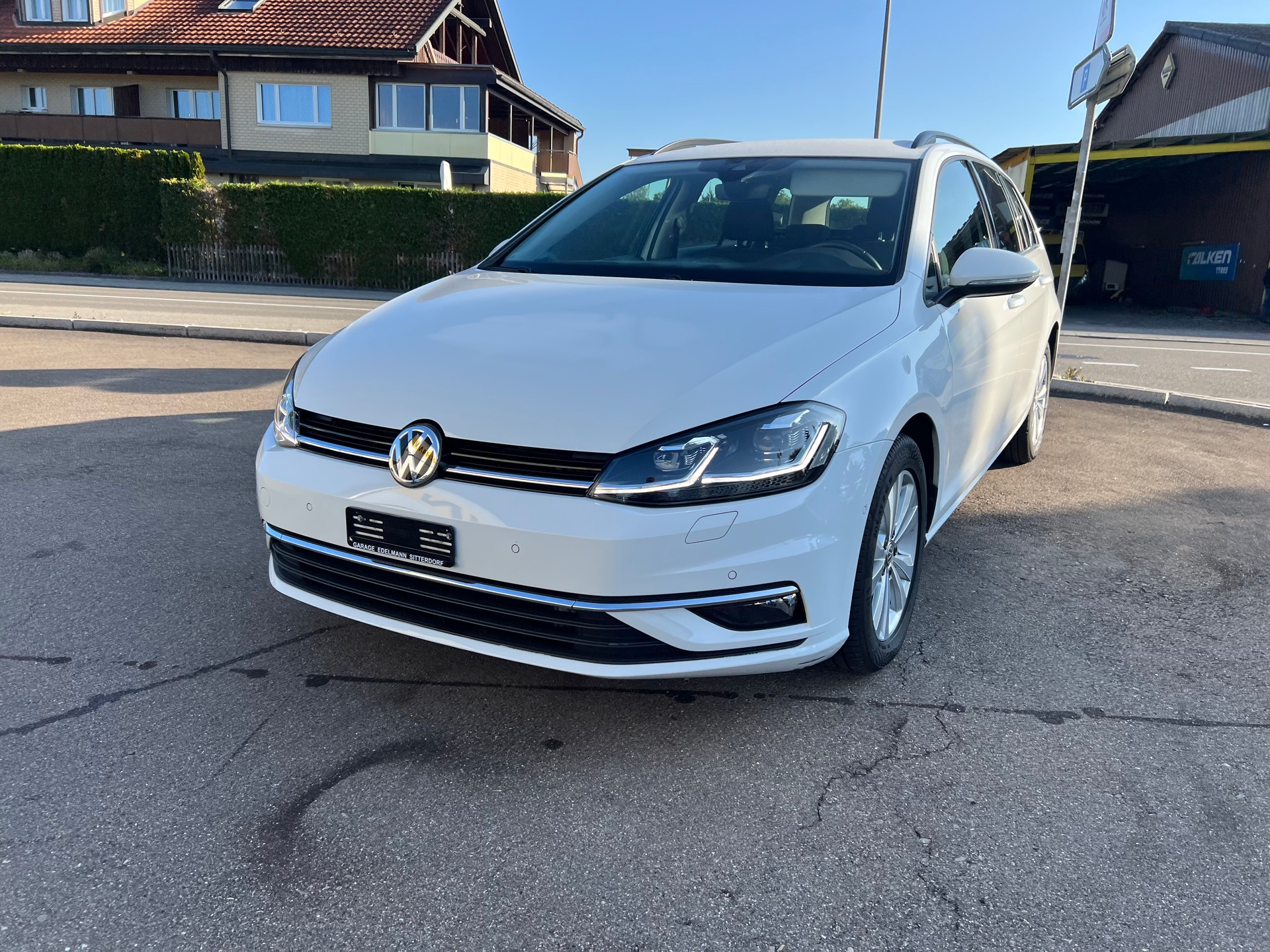 VW Golf Variant 2.0 TDI Comfortline 4Motion DSG-image-2